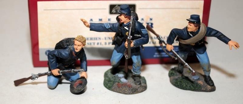 Britain's American Civil War figures:17888 Union Infantry in Sack Coats c/w 17567 Union Cavalry Set. - Image 3 of 3