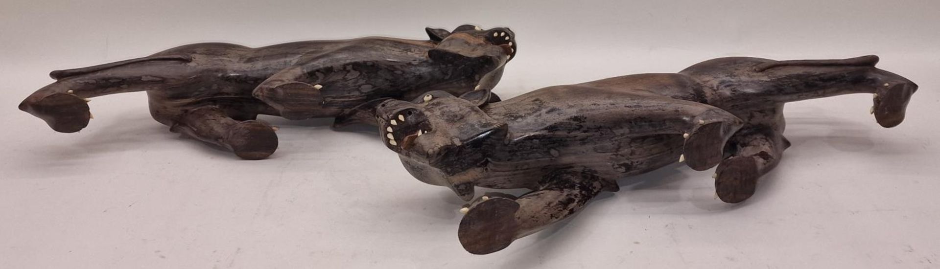 Pair of rare heavy wood carved tigers each 45cm long. - Image 4 of 4