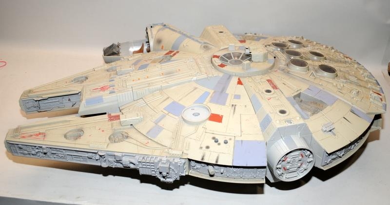 Hasbro Legacy Star Wars Millennium Falcon. Large Scale detailed model, mostly complete but missing