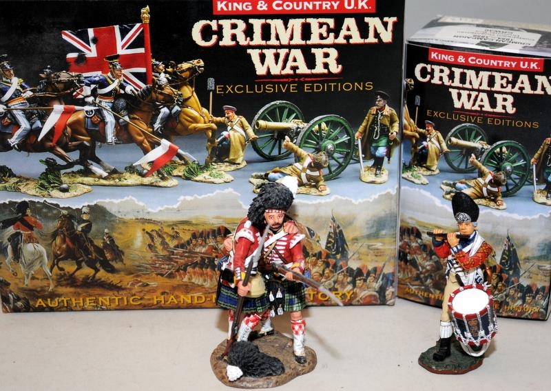King and Country die-cast figures: Crimean Campaign 1854-1858, Helping a Friend ref:CRW21 and