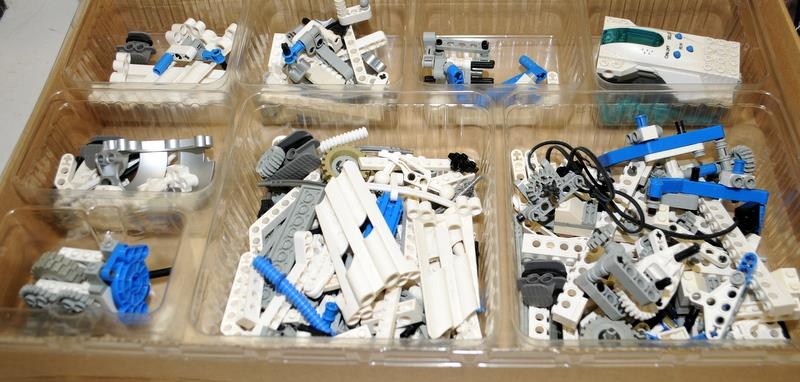 Star Wars Lego Mindstorms: Droid Developer Kit ref:9748. Boxed with manuals, not checked for - Image 3 of 3