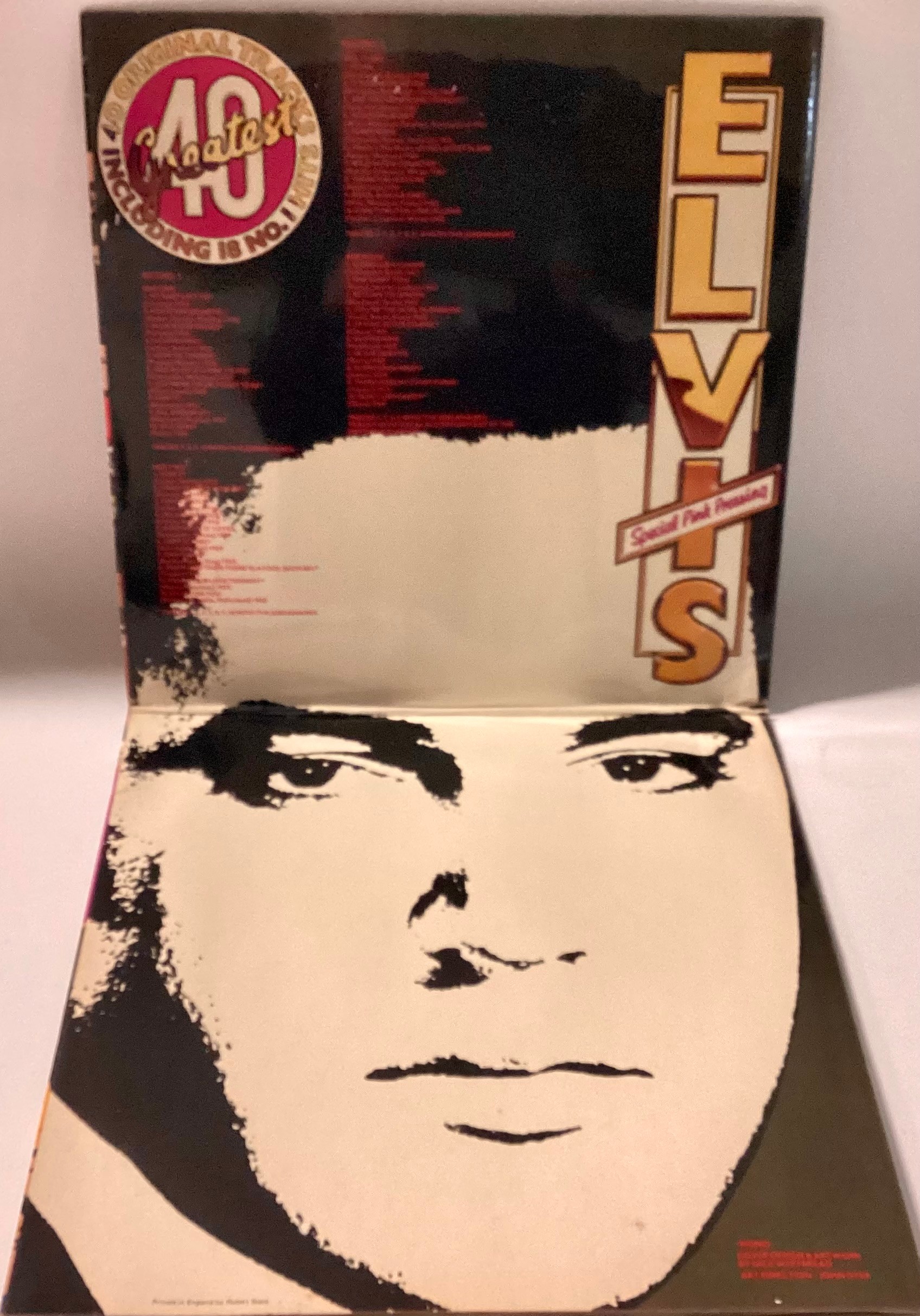 ELVIS PRESLEY DOUBLE ALBUM ‘’40 GREATEST’ ON PINK COLOURED VINYL. Presented in a gatefold sleeve - Bild 2 aus 3