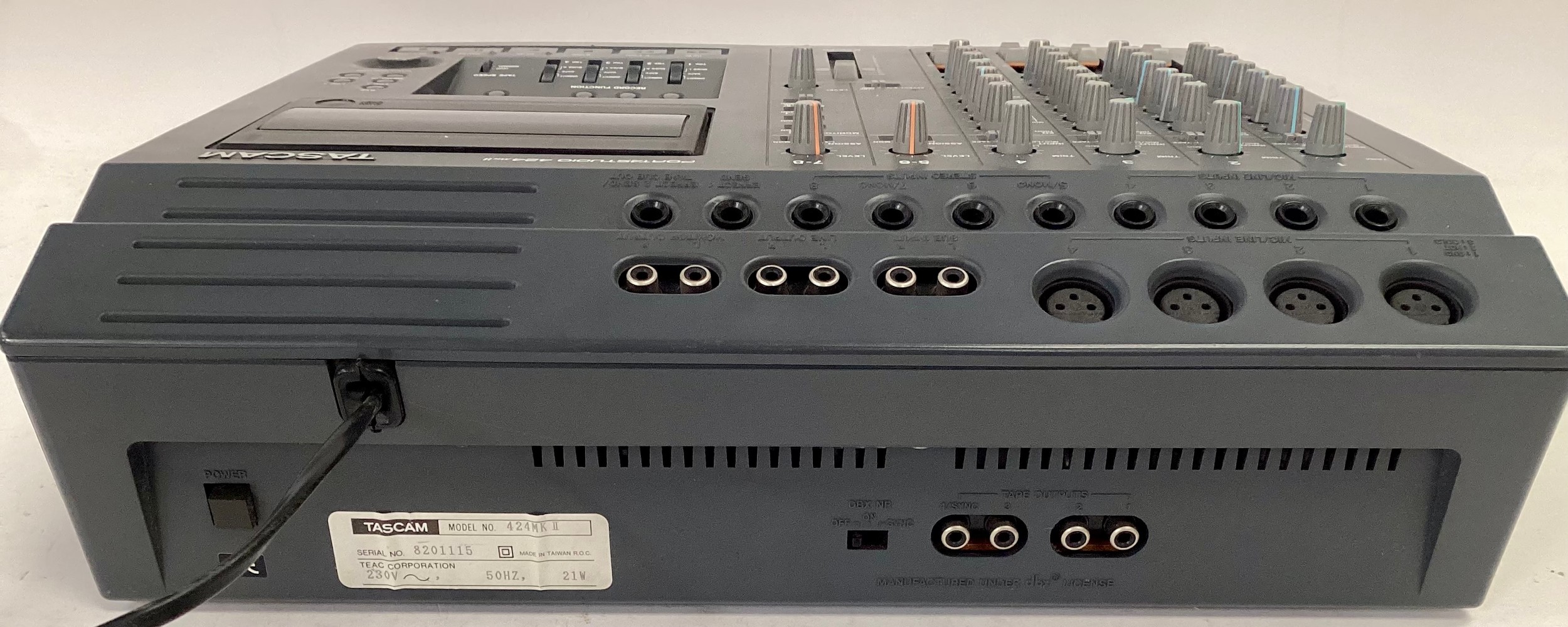 TASCAM PORTASTUDIO 424 Mk2. Nice tidy mixing desk with cassette recorder built in. Has many inputs - Image 3 of 4