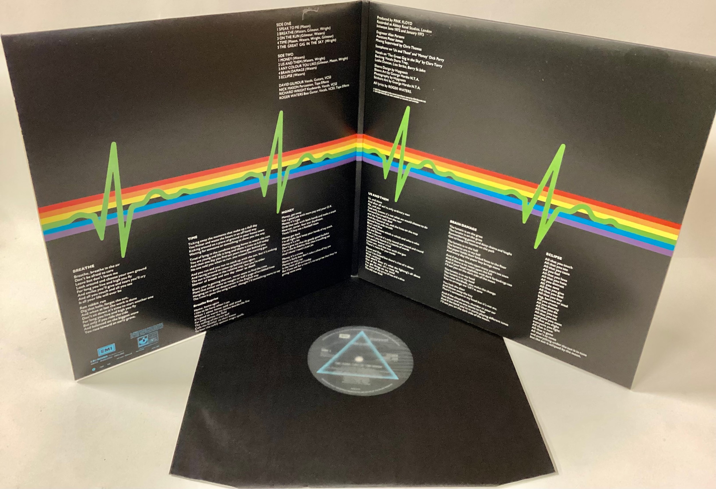 PINK FLOYD 30th ANNIVERSARY EDITION VINYL ALBUM ‘THE DARK SIDE OF THE ROOM’. Great mint condition - Image 3 of 6
