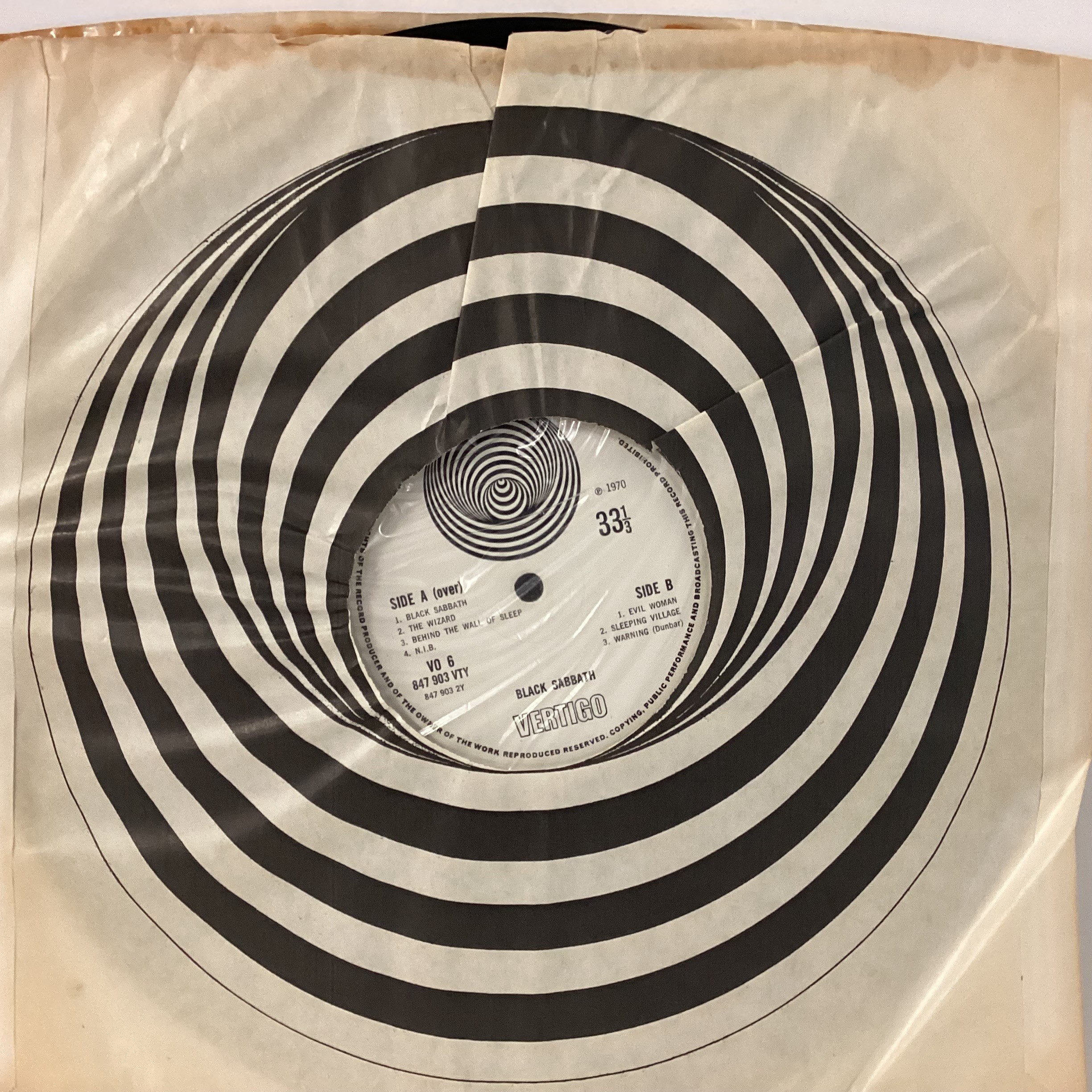 BLACK SABBATH SELF TITLED ORIGINAL UK VERTIGO SWIRL GATEFOLD SLEEVED LP. Found here on the Vertigo - Image 3 of 7