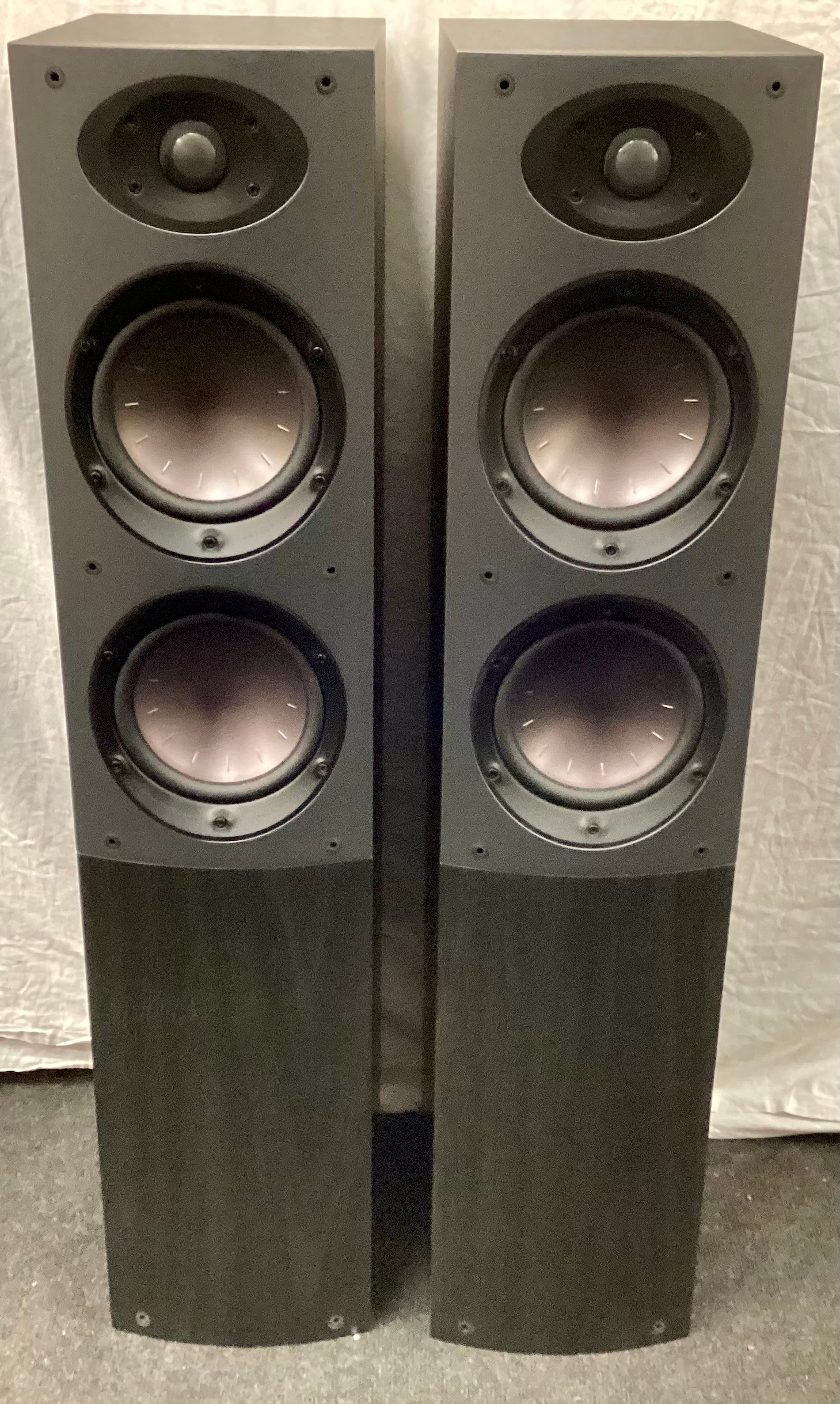 MORDAUNT SHORT AVIANO 6 FLOORSTANDING SPEAKERS. Aviano is an amazing hi-fi and home theatre