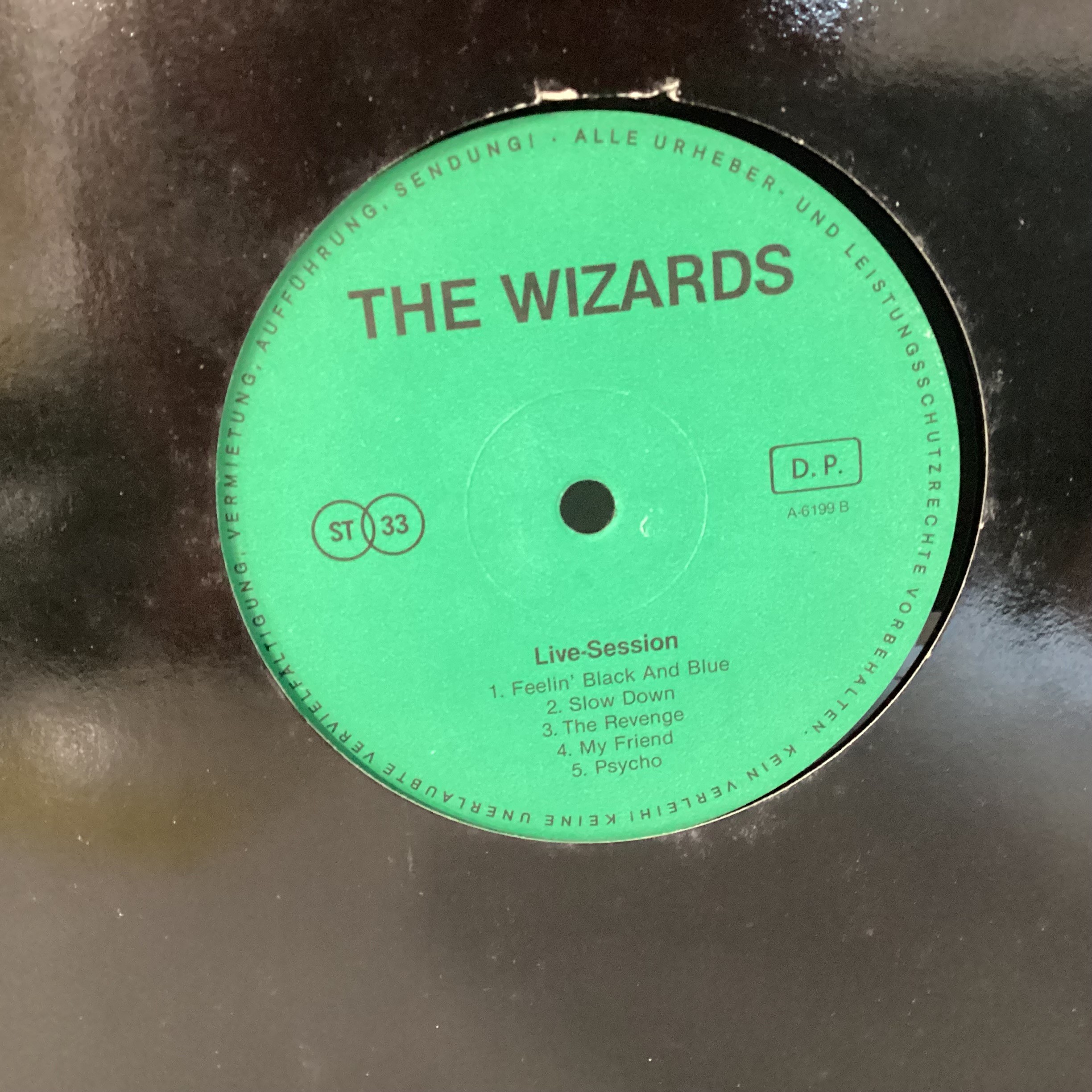 THE WIZARDS (THE DOORS) LIVE VINYL ALBUM. This is an unofficial release of The Doors group under the - Image 2 of 2