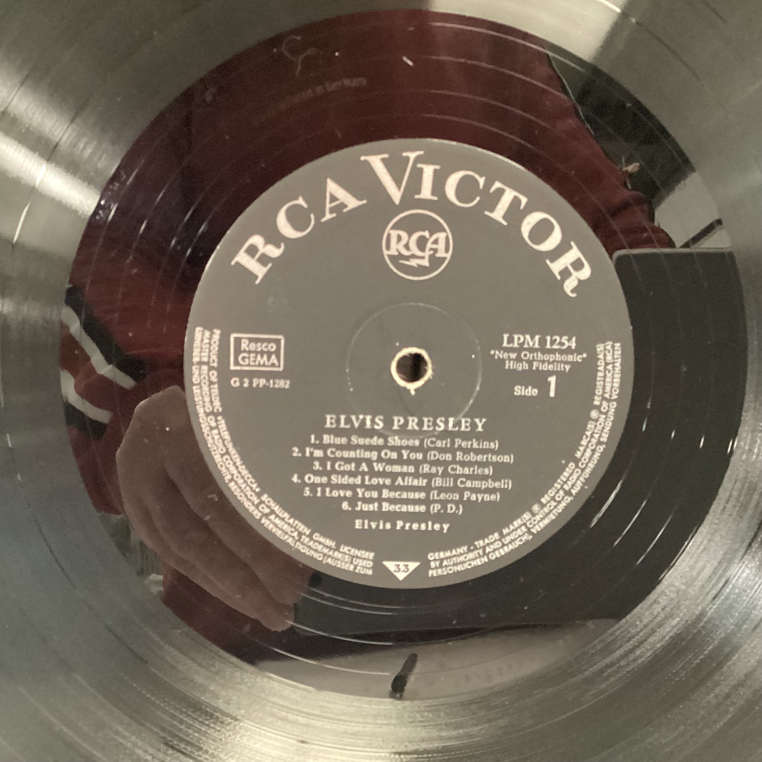 ELVIS PRESLEY DEBUT ALBUM ORIGINAL LONG PLAYER. This is a German pressing on RCA LPM 1254 found here - Image 4 of 4