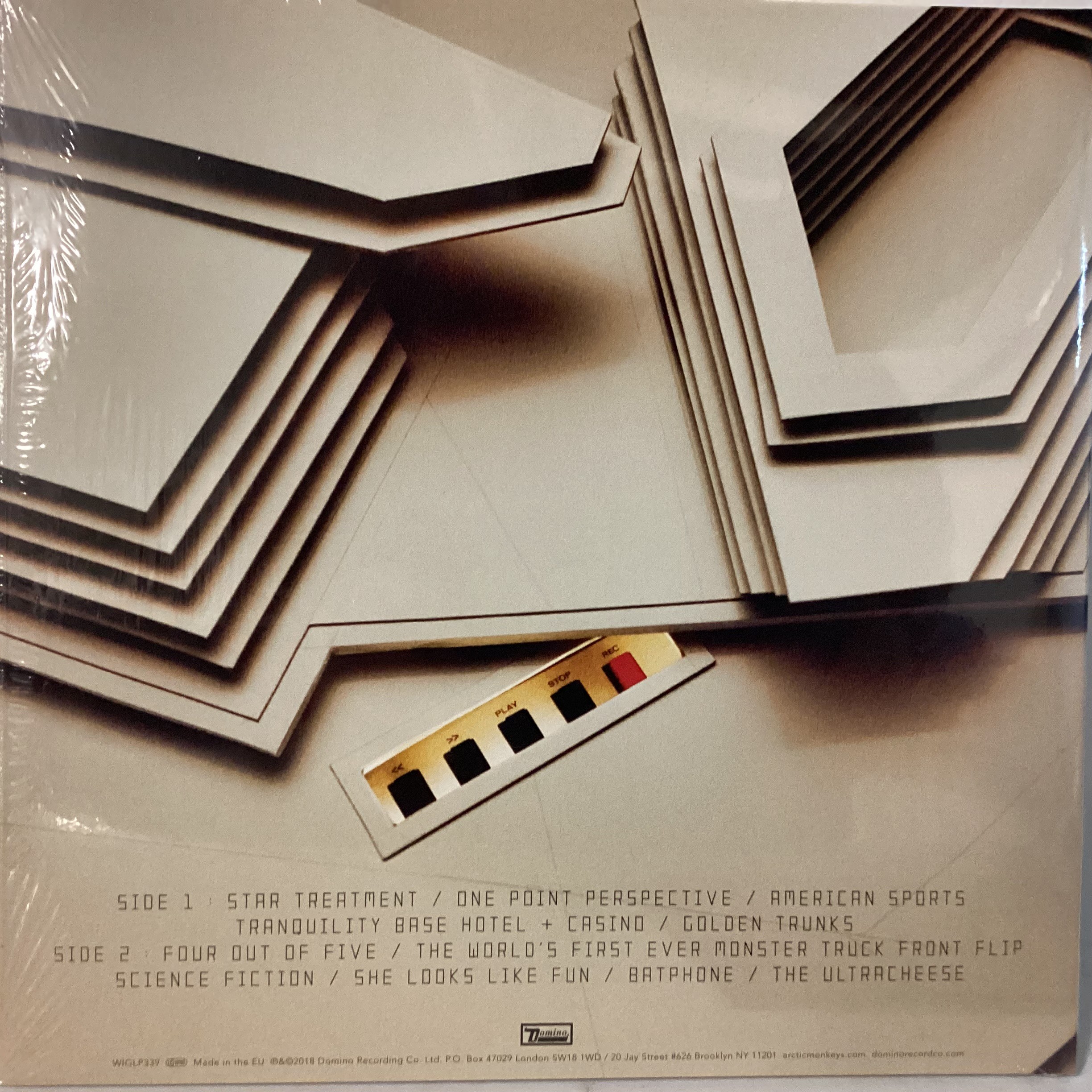 ARTIC MONKEYS 'TRANQUILITY BASE HOTEL + CASINO' CLEAR SILVER COLOURED VINYL LP. This is in Ex - Image 2 of 3