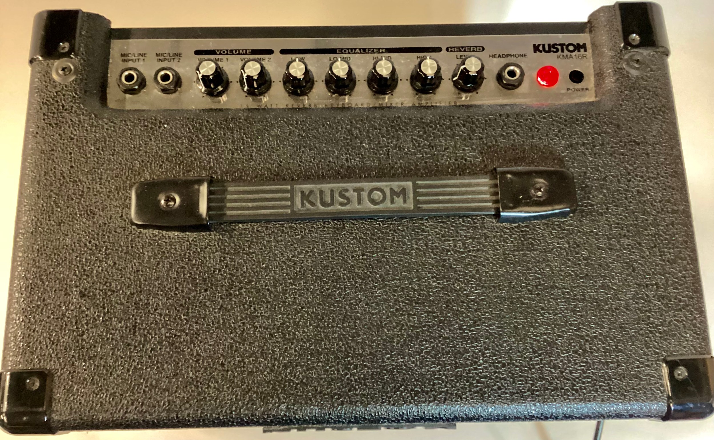 KUSTOM GUITAR AMPLIFIER. This unit powers up fine and is in Ex condition. The model number is KMA- - Bild 2 aus 4