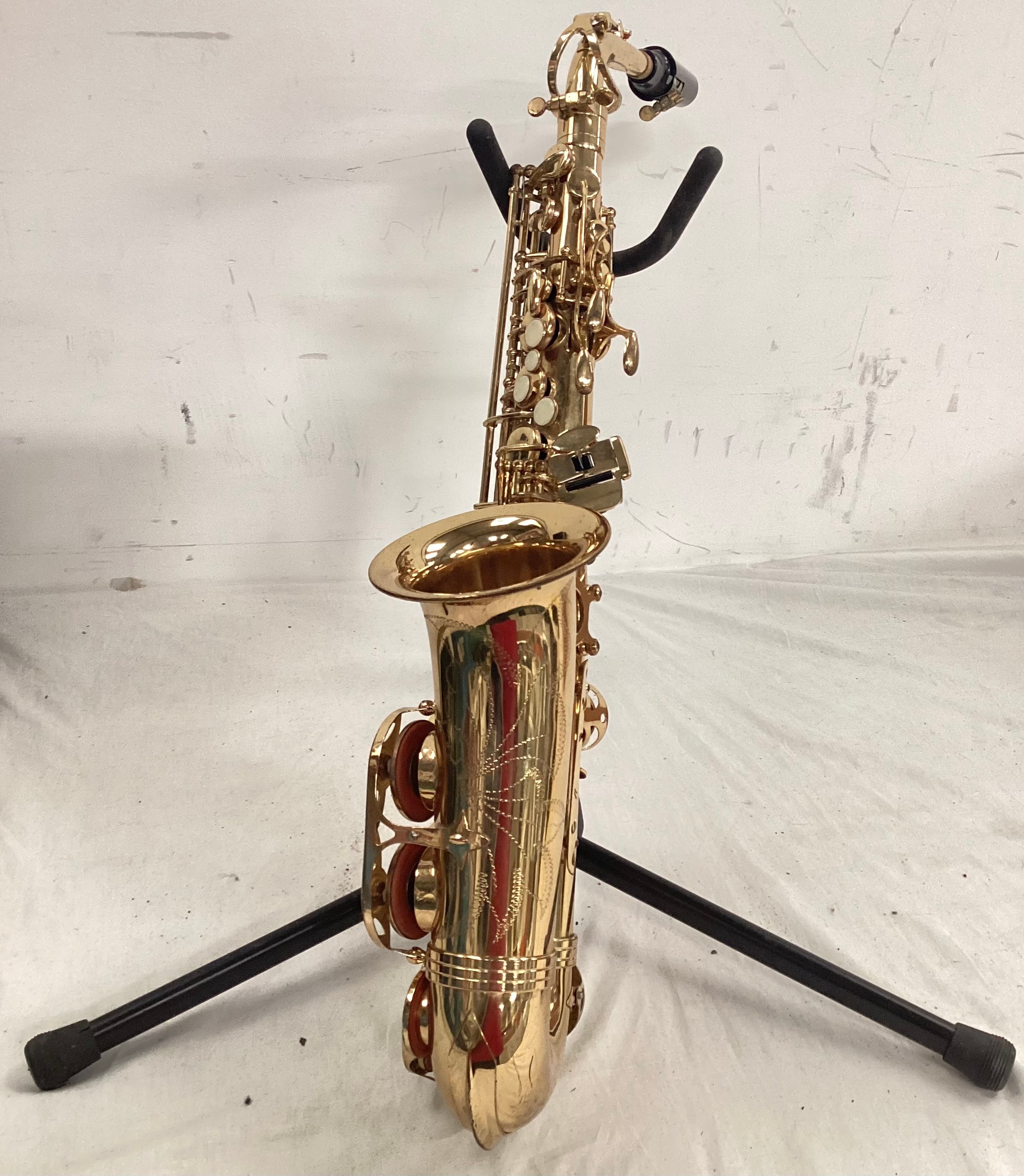 ALTO SAXOPHONE IN CARRY CASE WITH STAND. - Image 8 of 9