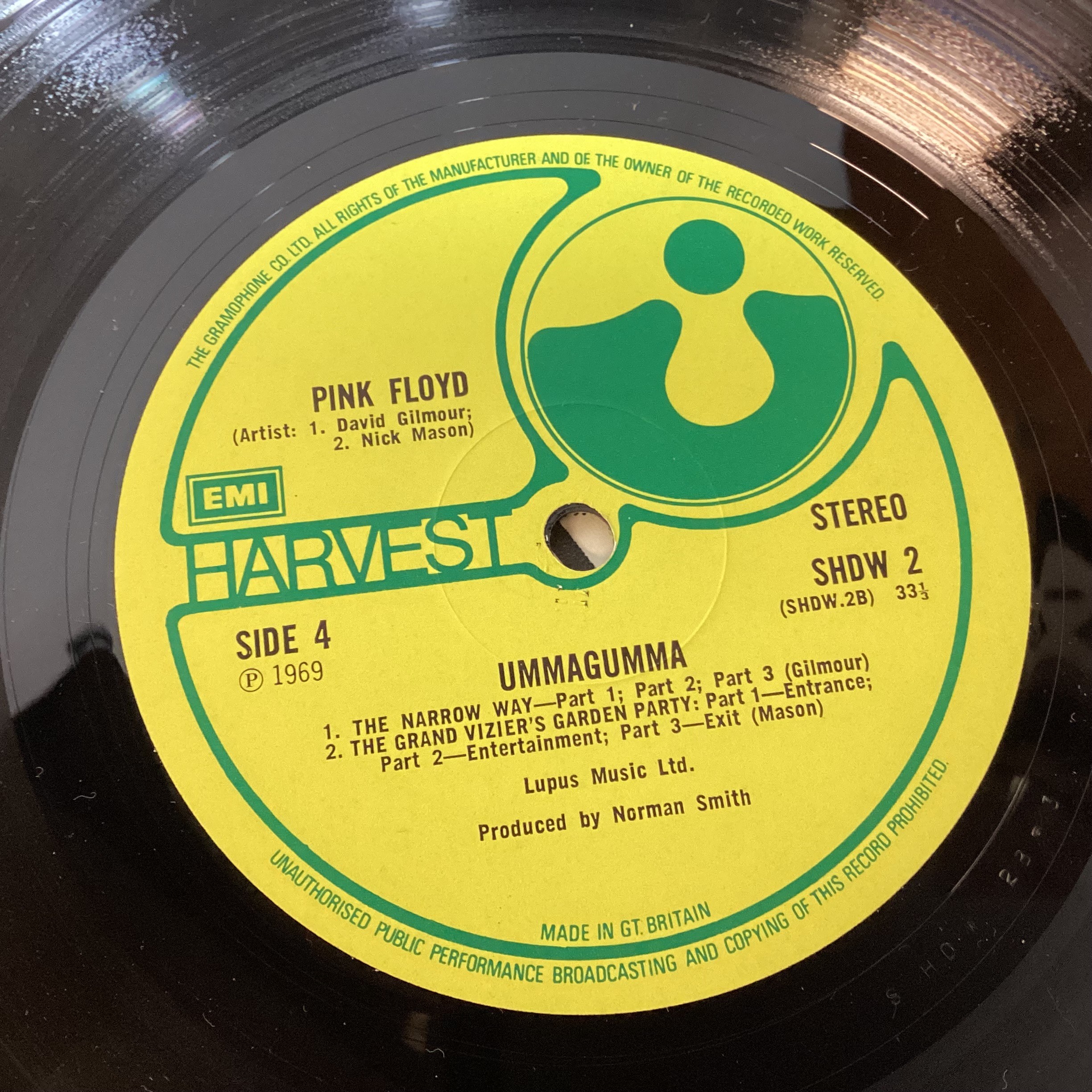 PINK FLOYD ‘UMMAGUMMA’ DOUBLE VINYL ALBUM. 1969 UK double vinyl LP with EMI logo on the labels. In a - Image 6 of 7
