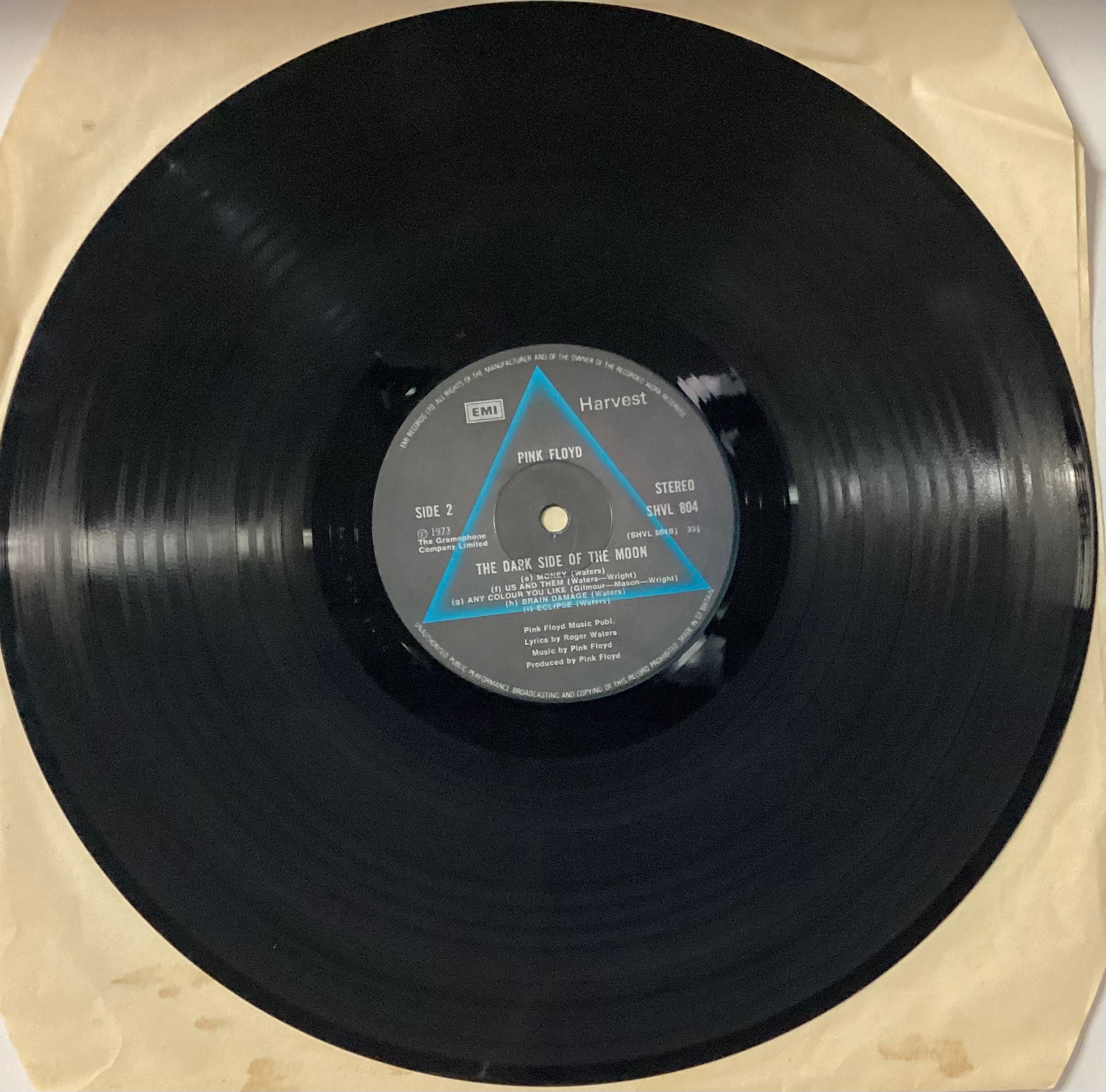 PINK FLOYD ‘DARK SIDE OF THE MOON’ VINYL LP RECORD. Found here on Harvest Records SHVL 804 from - Image 3 of 5