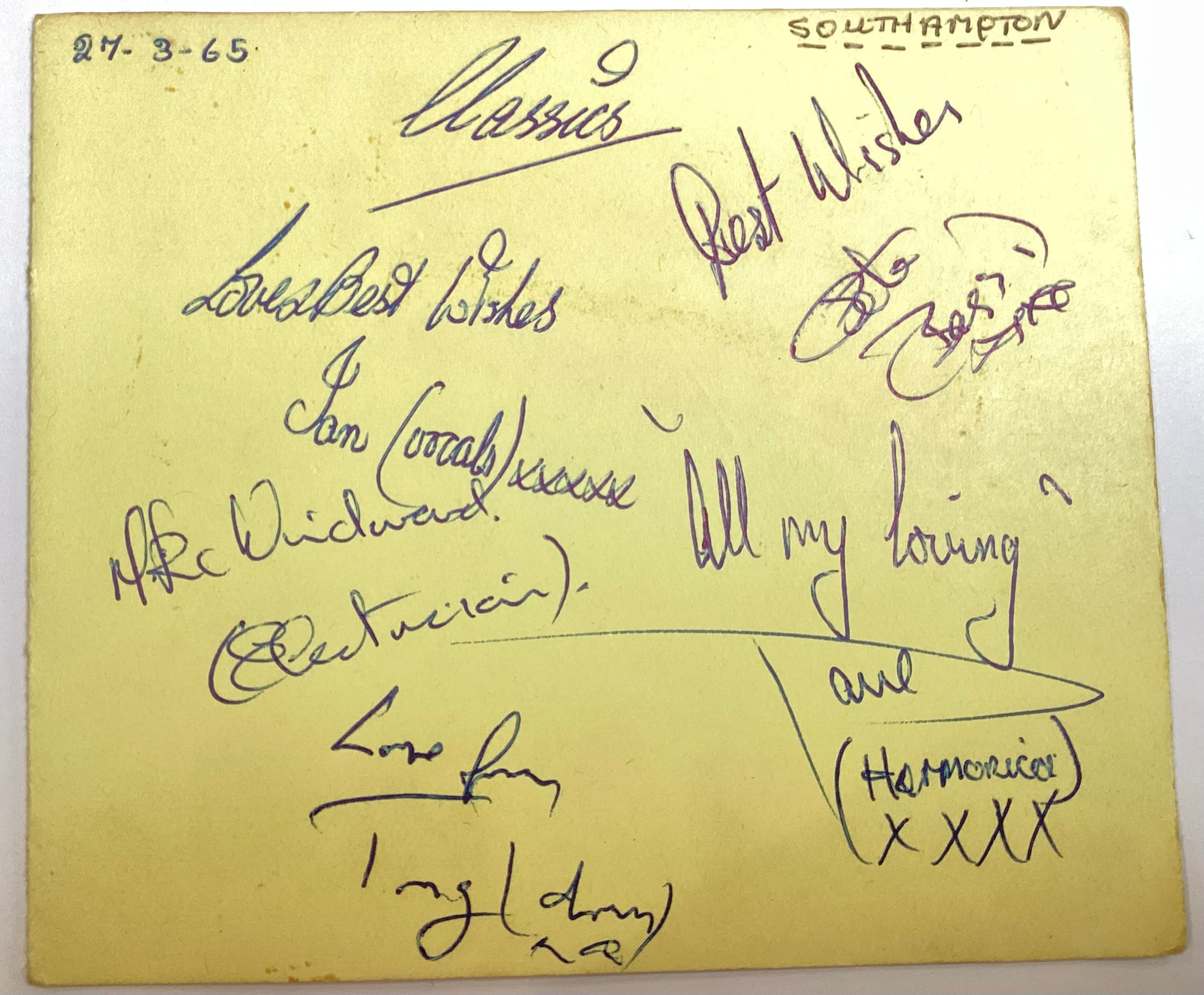 GENUINE 1960’S AUTOGRAPH BOOK CONTAINING VARIOUS POP / ROCK STARS. The book has seen better days - Bild 3 aus 14