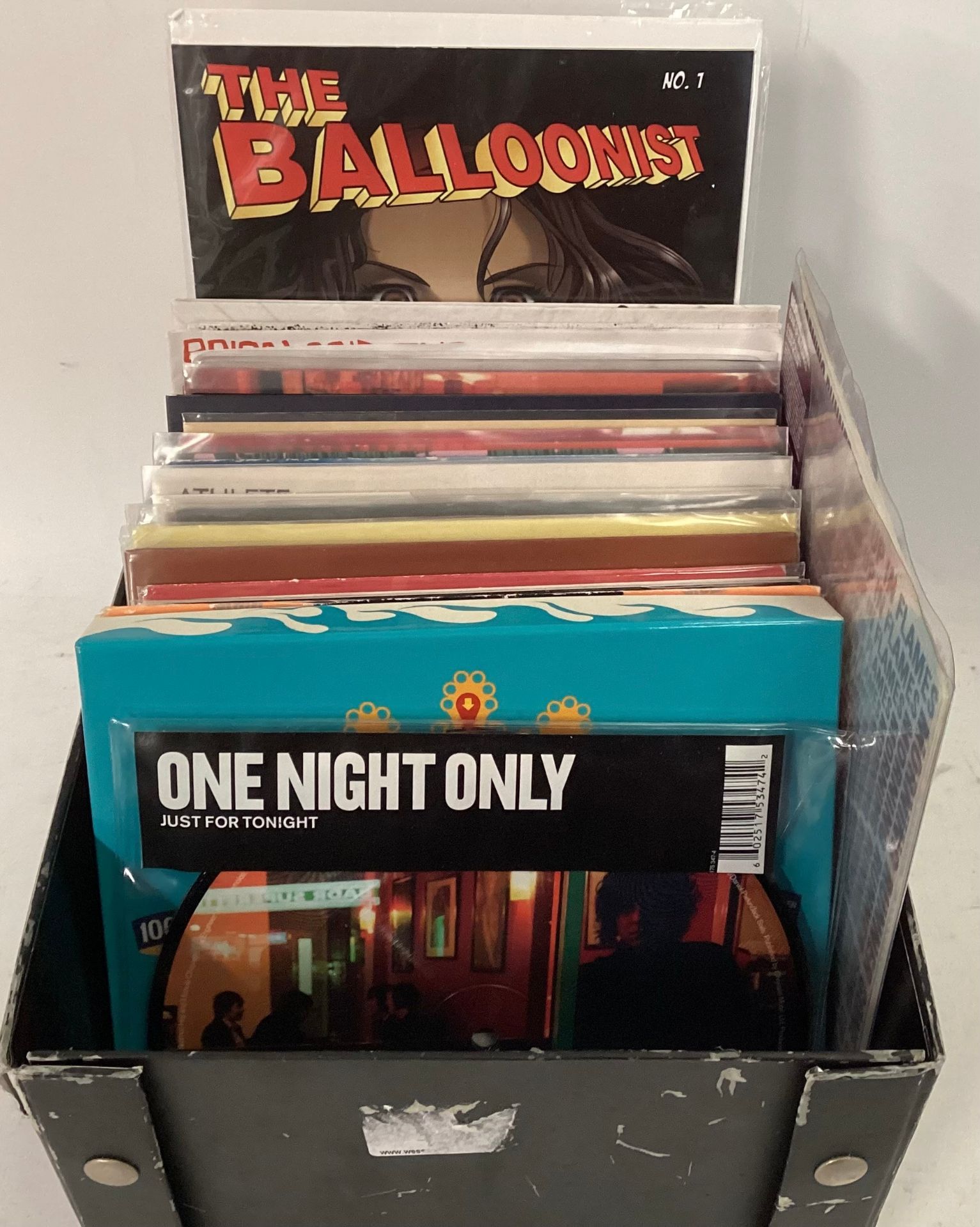 BOX OF VARIOUS INDIE RELATED VINYL SINGLES. Here we have the majority found in Ex condition and some