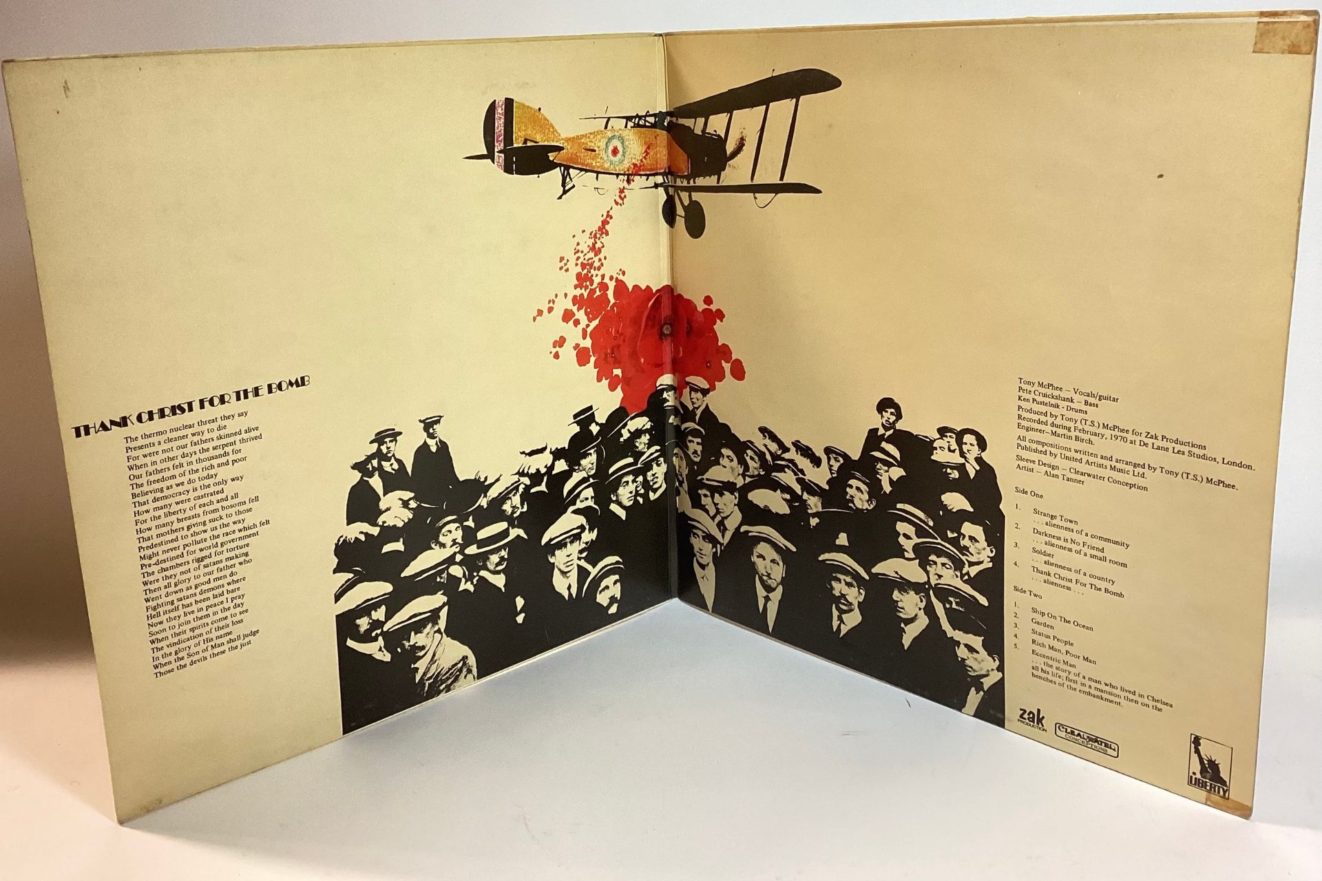 GROUNDHOGS ‘THANK CHRIST FOR THE BOMB‘ VINYL LP RECORD. Gatefold sleeved album found here in VG+ - Image 3 of 5