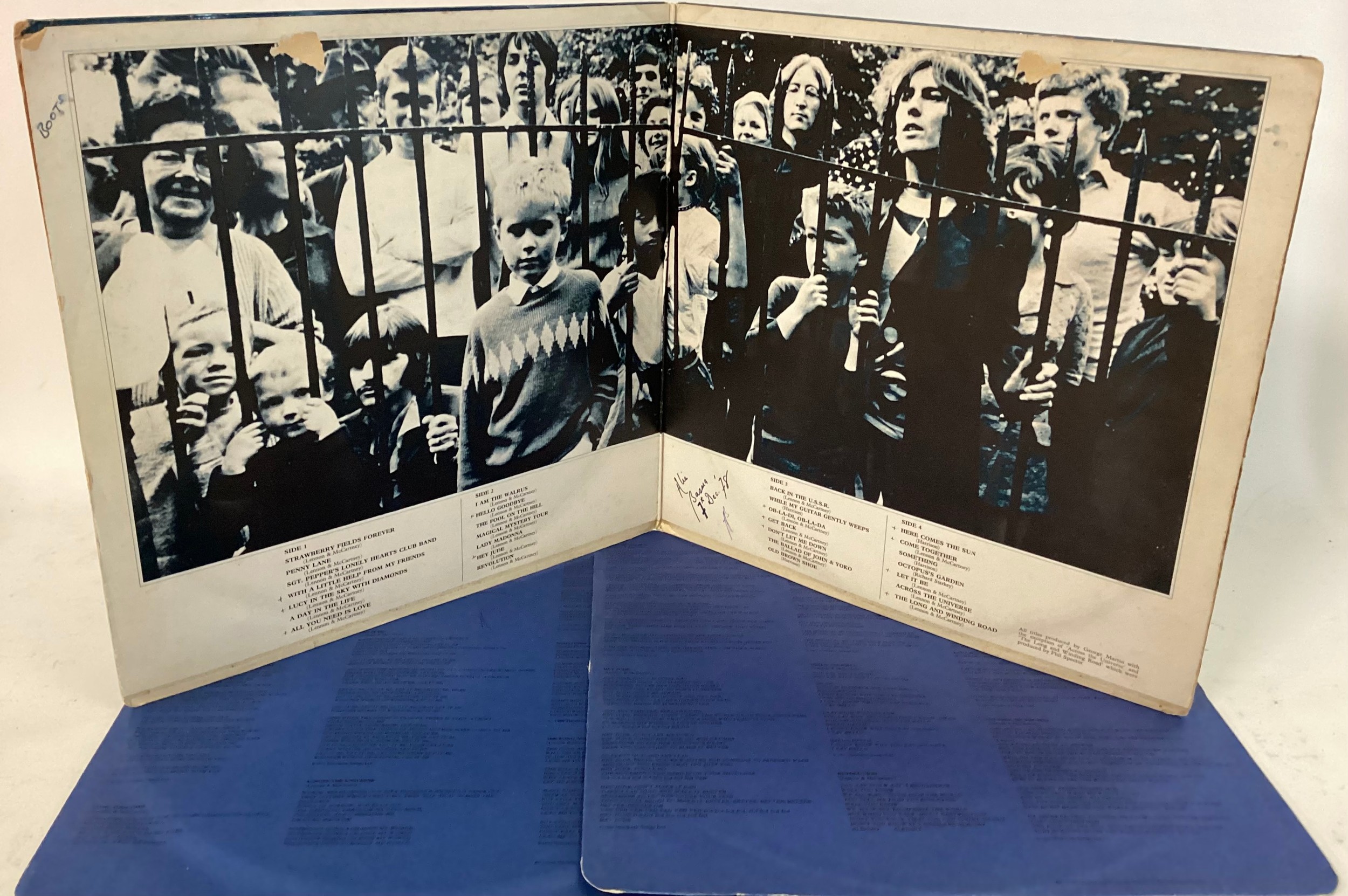 THE BEATLES VINYL ALBUMS X 2. Here we have a copy of ‘1962/1966’ on black vinyl in gatefold sleeve - Image 4 of 6
