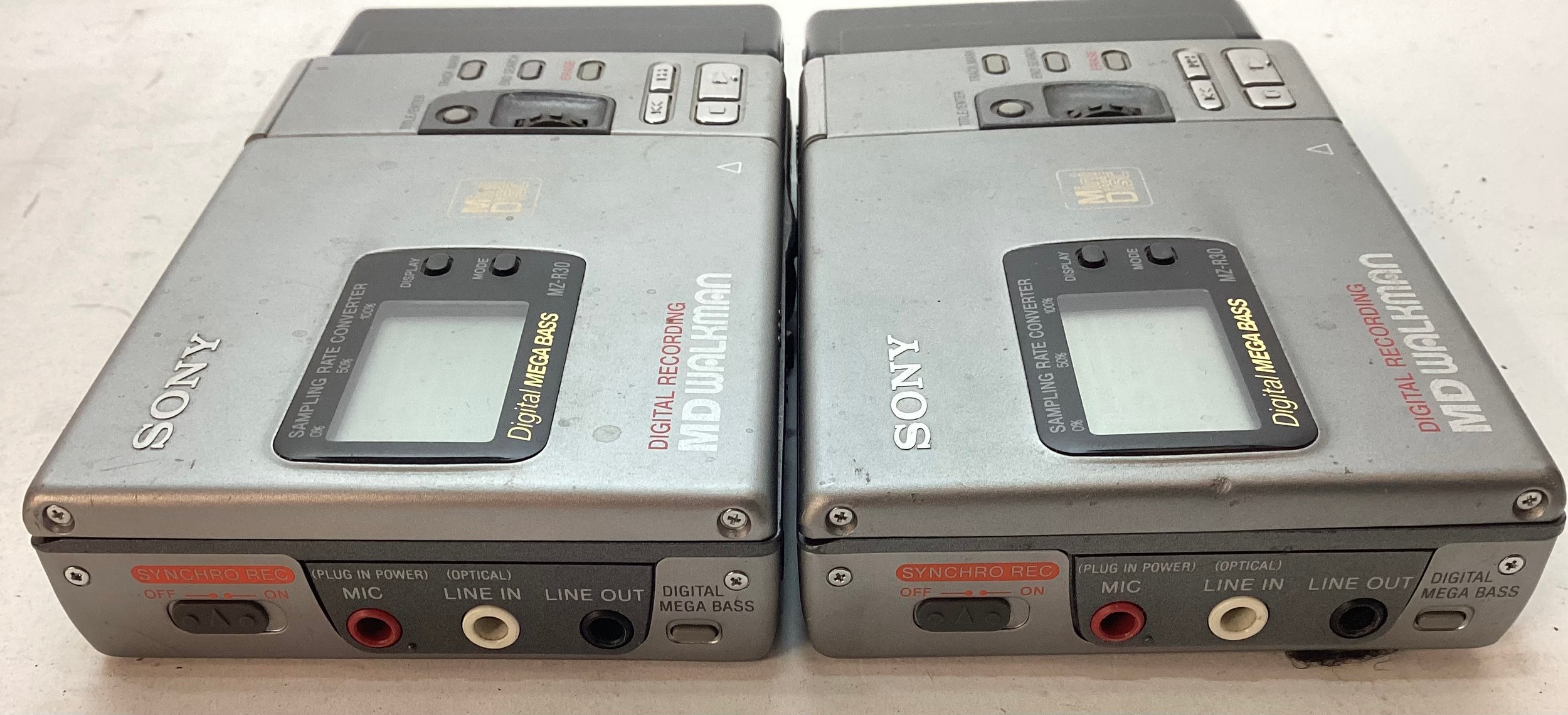 SONY MINI-DISC PLAYERS X 2. These are digital minidisc players/ recorders. They are model No. MZ- - Bild 3 aus 4