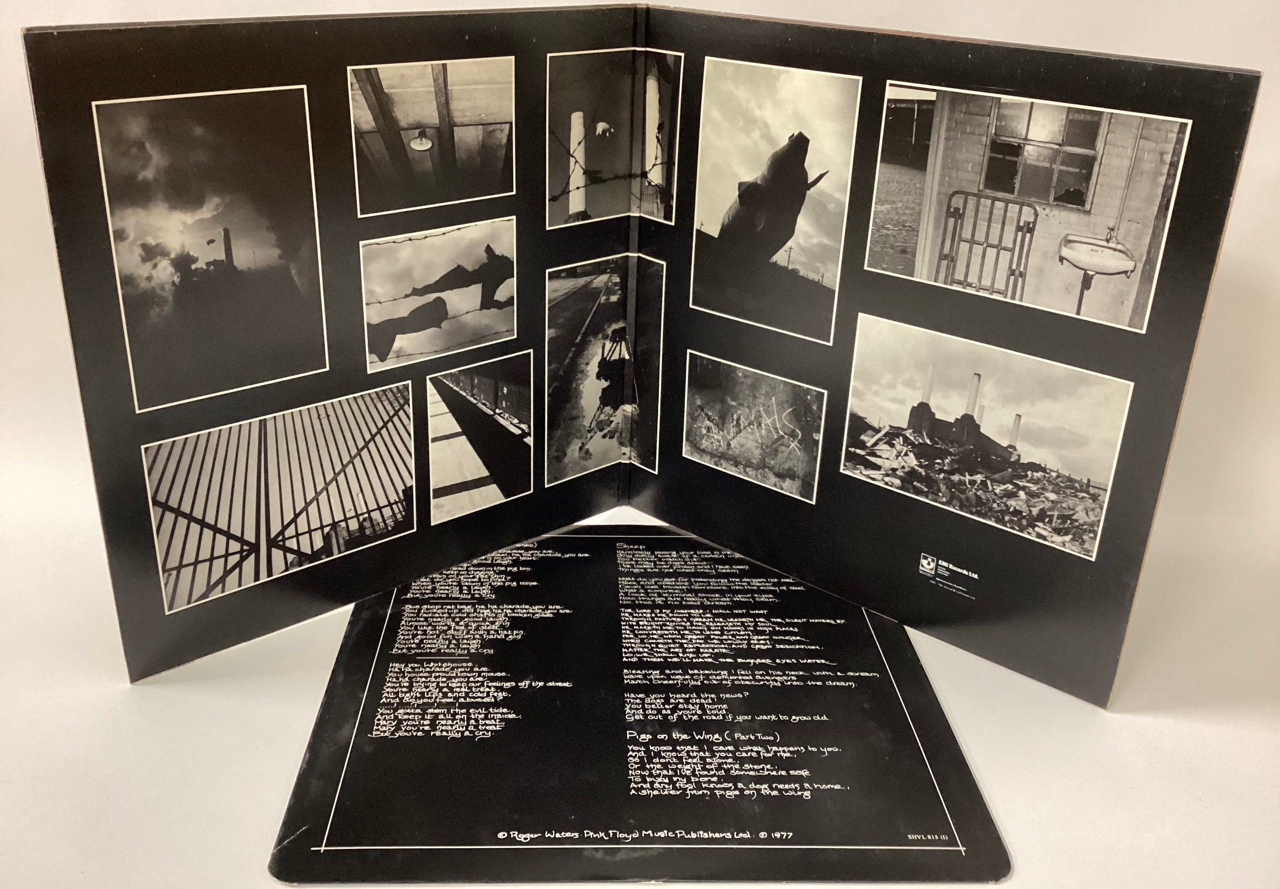 PINK FLOYD VINYL ALBUM ‘ANIMALS’. Great copy of this Gatefold Floyd album found here on Harvest - Image 3 of 4