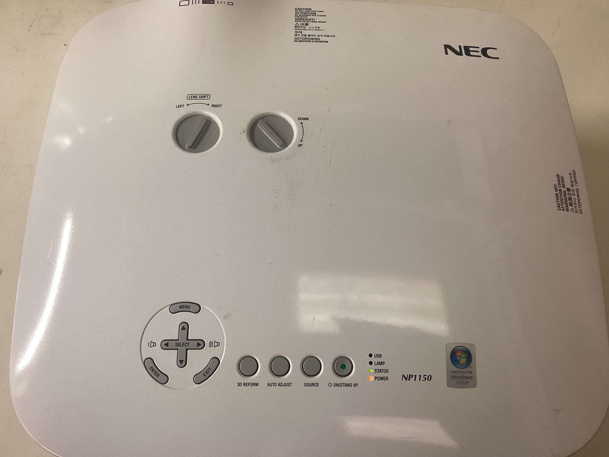 NEC LARGE SCREEN VIDEO PROJECTOR - This unit is in great condition and is model No. NP1150. The - Bild 3 aus 4