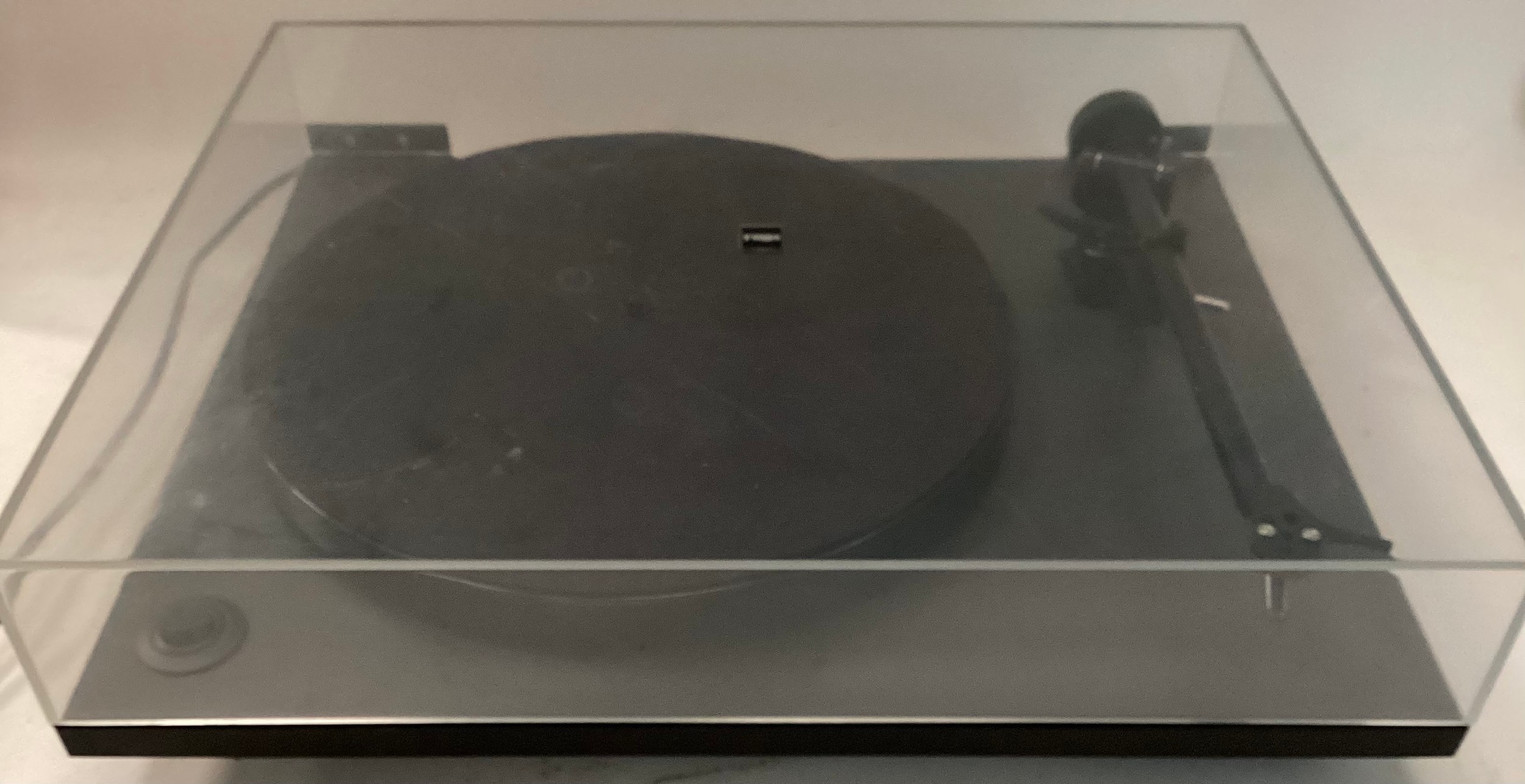 REGA STEREO TURNTABLE. This is a REGA RP 1 turntable and is 2 speed belt driven. The arm is REGA and - Image 4 of 8