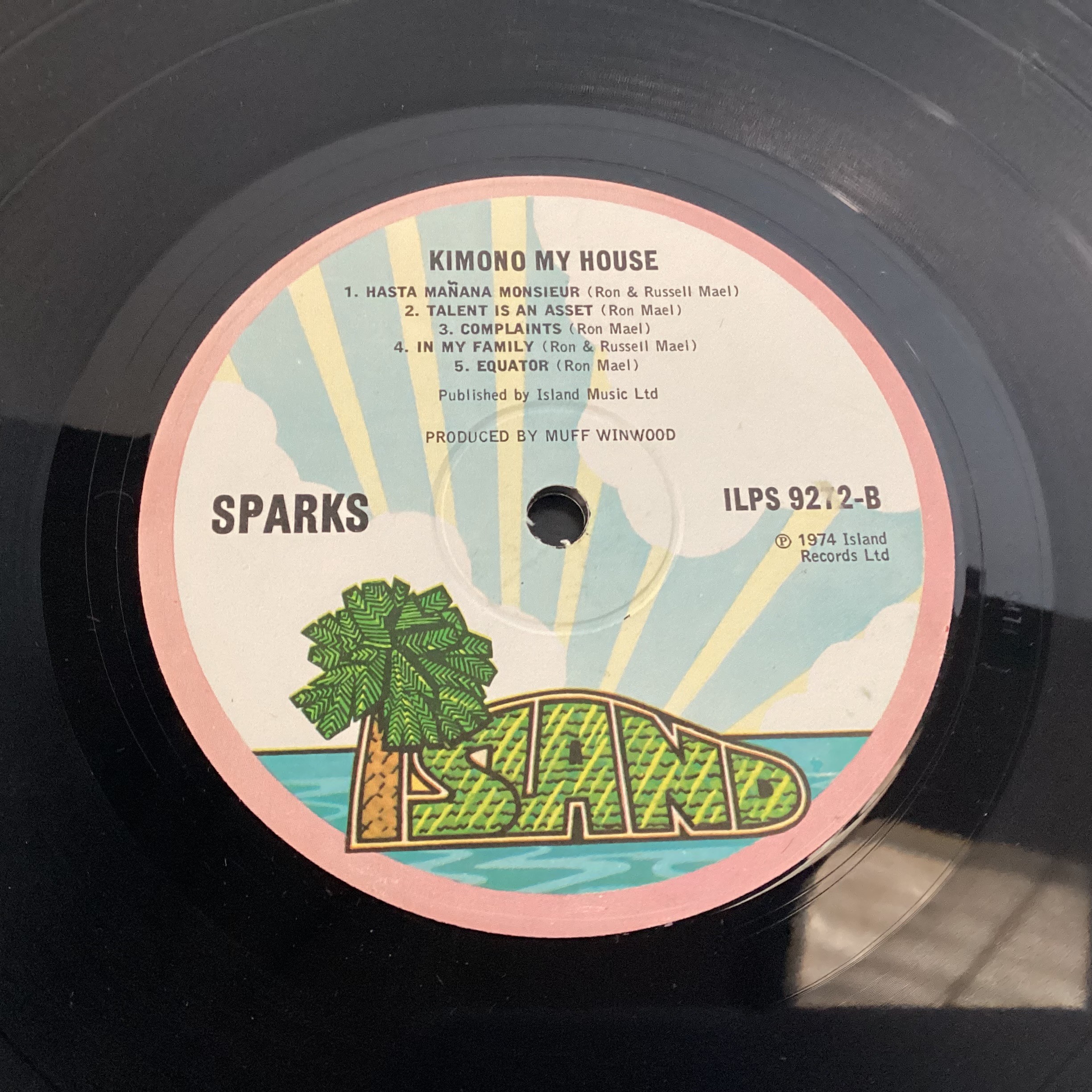 SPARKS 'KIMONO MY HOUSE' 1ST PRESS UK ISLAND PINK RIM VINYL ALBUM. Nice Ex copy found here on Island - Image 3 of 4