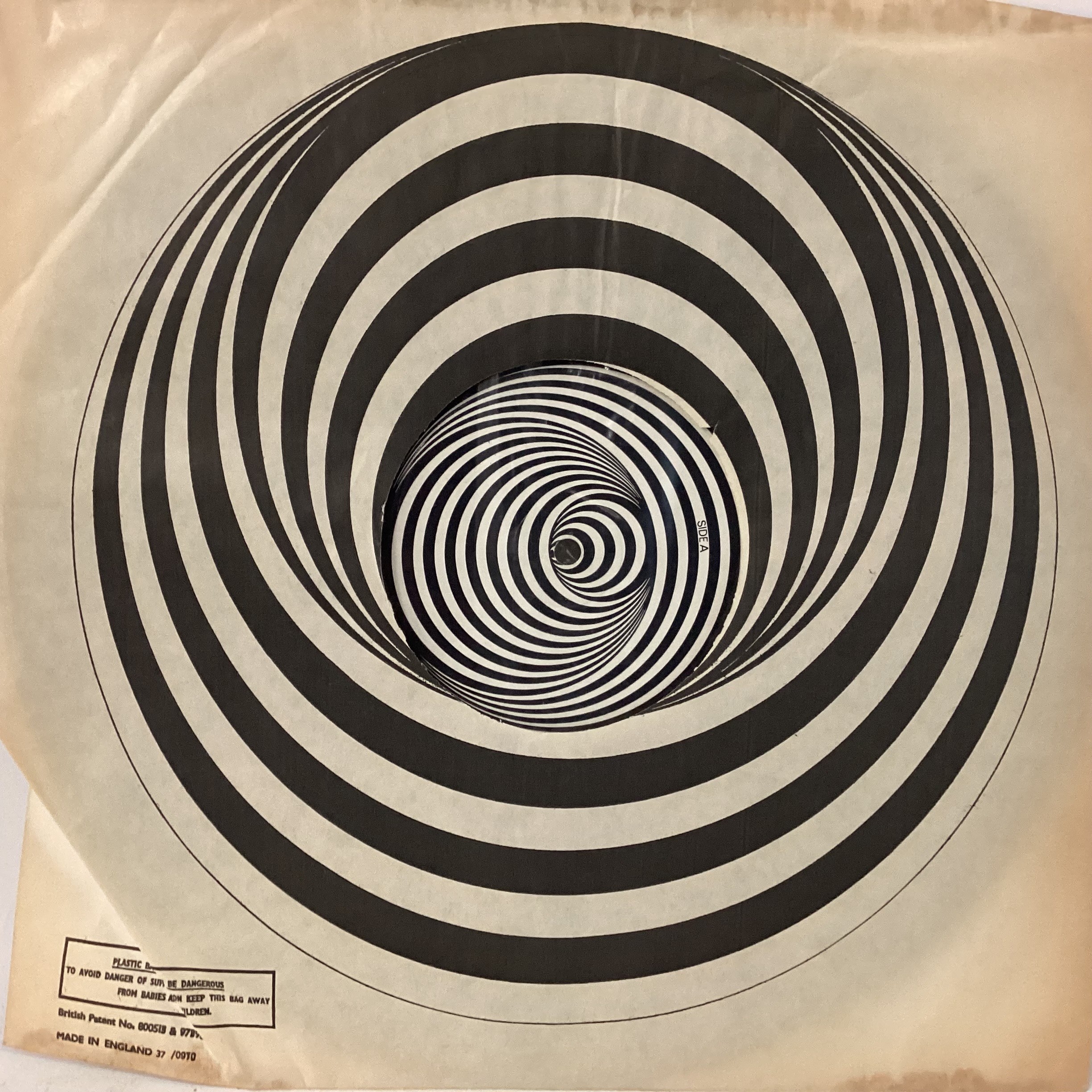 BLACK SABBATH SELF TITLED ORIGINAL UK VERTIGO SWIRL GATEFOLD SLEEVED LP. Found here on the Vertigo - Image 4 of 7