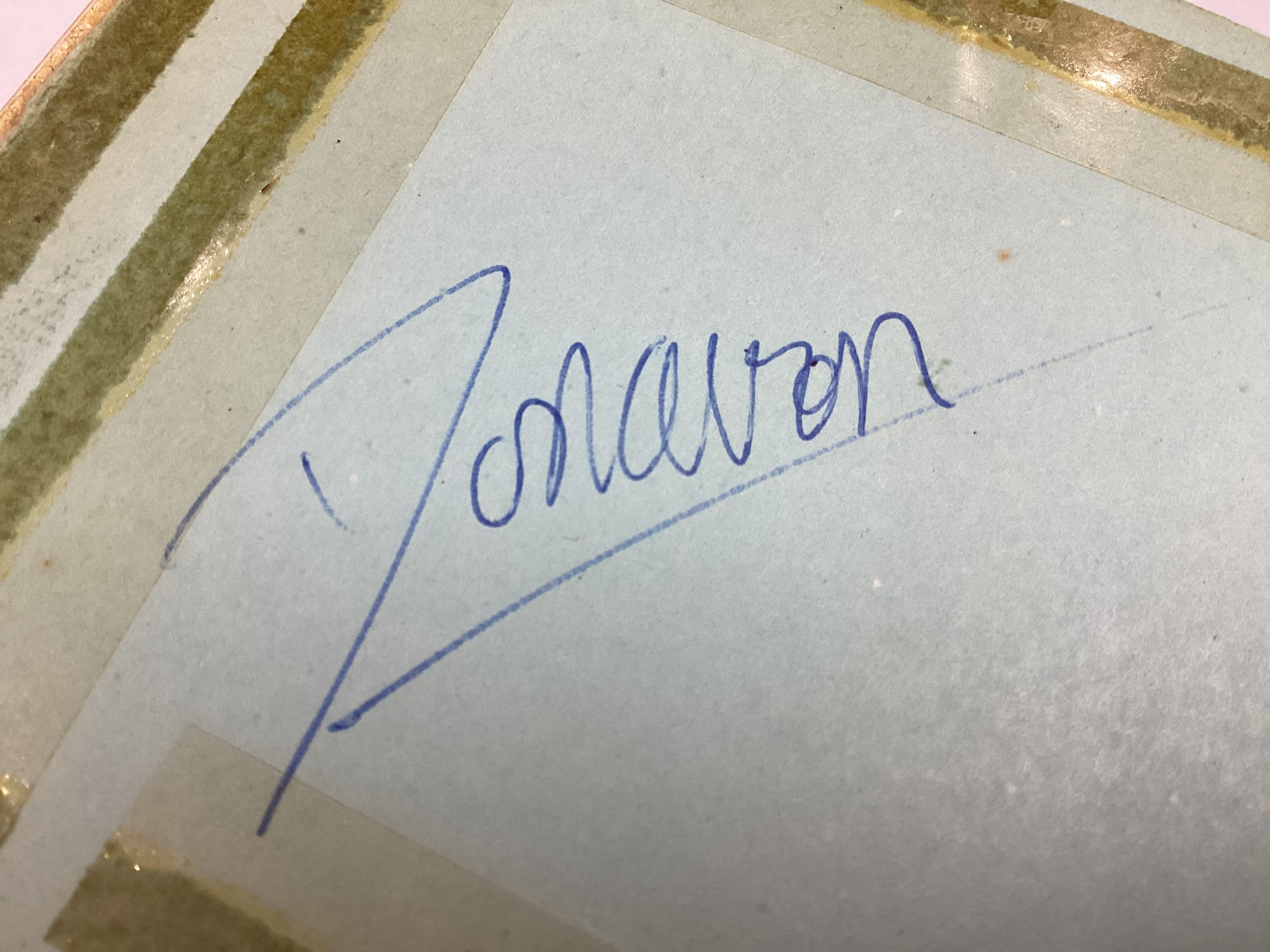 GENUINE 1960’S AUTOGRAPH BOOK CONTAINING VARIOUS POP / ROCK STARS. The book has seen better days - Bild 5 aus 14