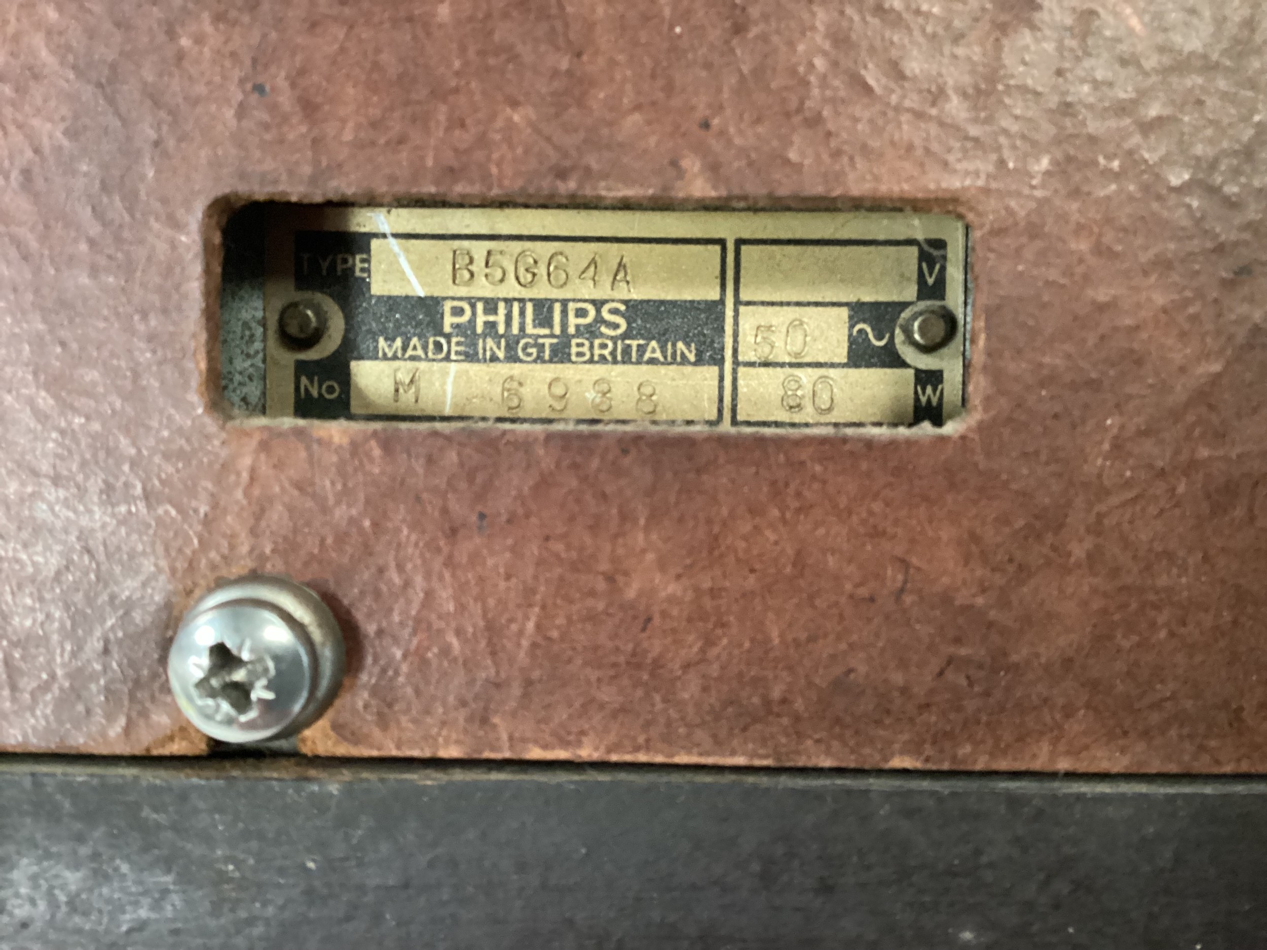 PHILIPS VINTAGE VALVE RADIO. This radio is model No. B5G64A. It has been recently serviced and works - Image 5 of 6