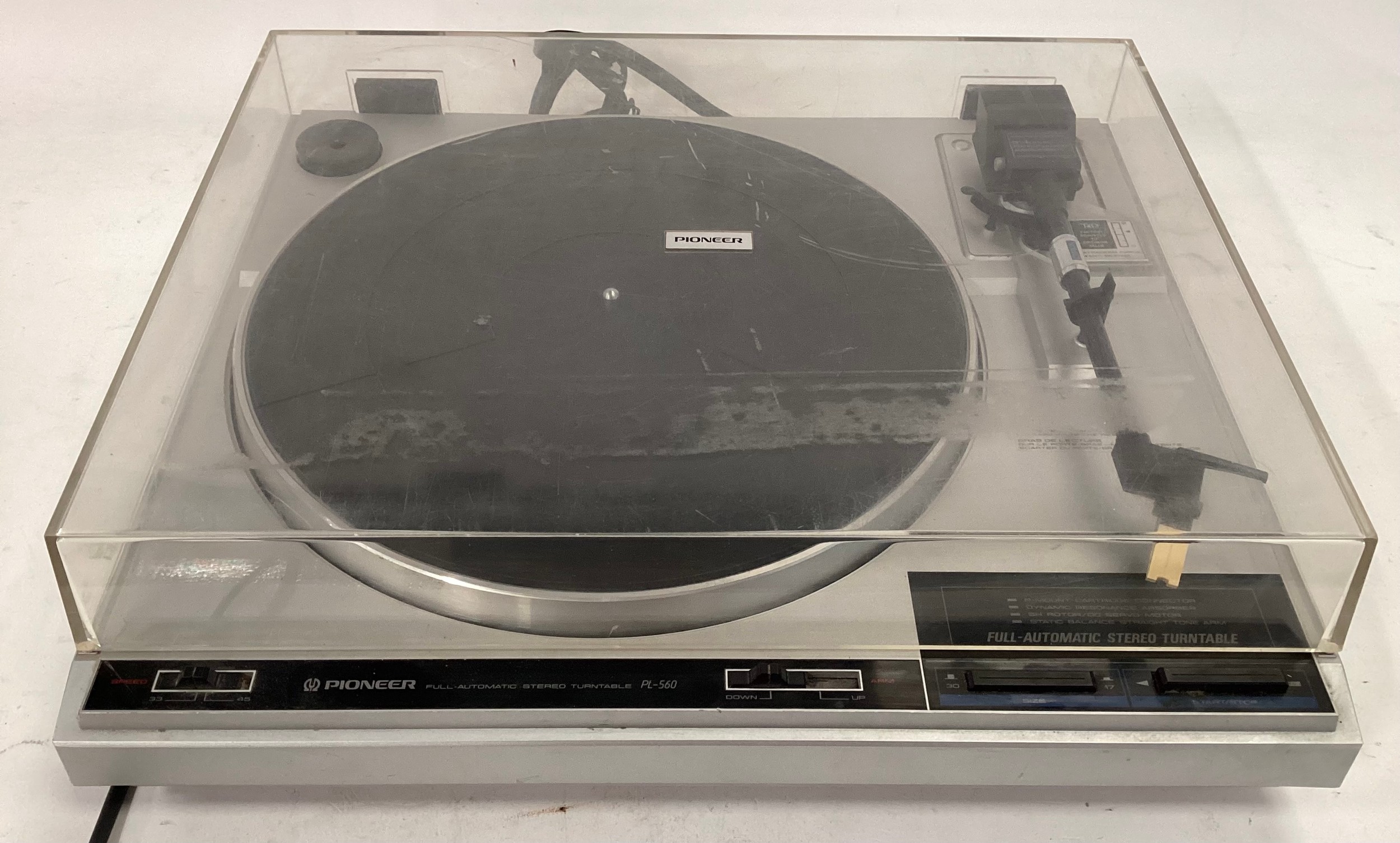 PIONEER STEREO TURNTABLE PL-560. This is a belt drive semi automatic turntable. Powers up and - Image 3 of 7