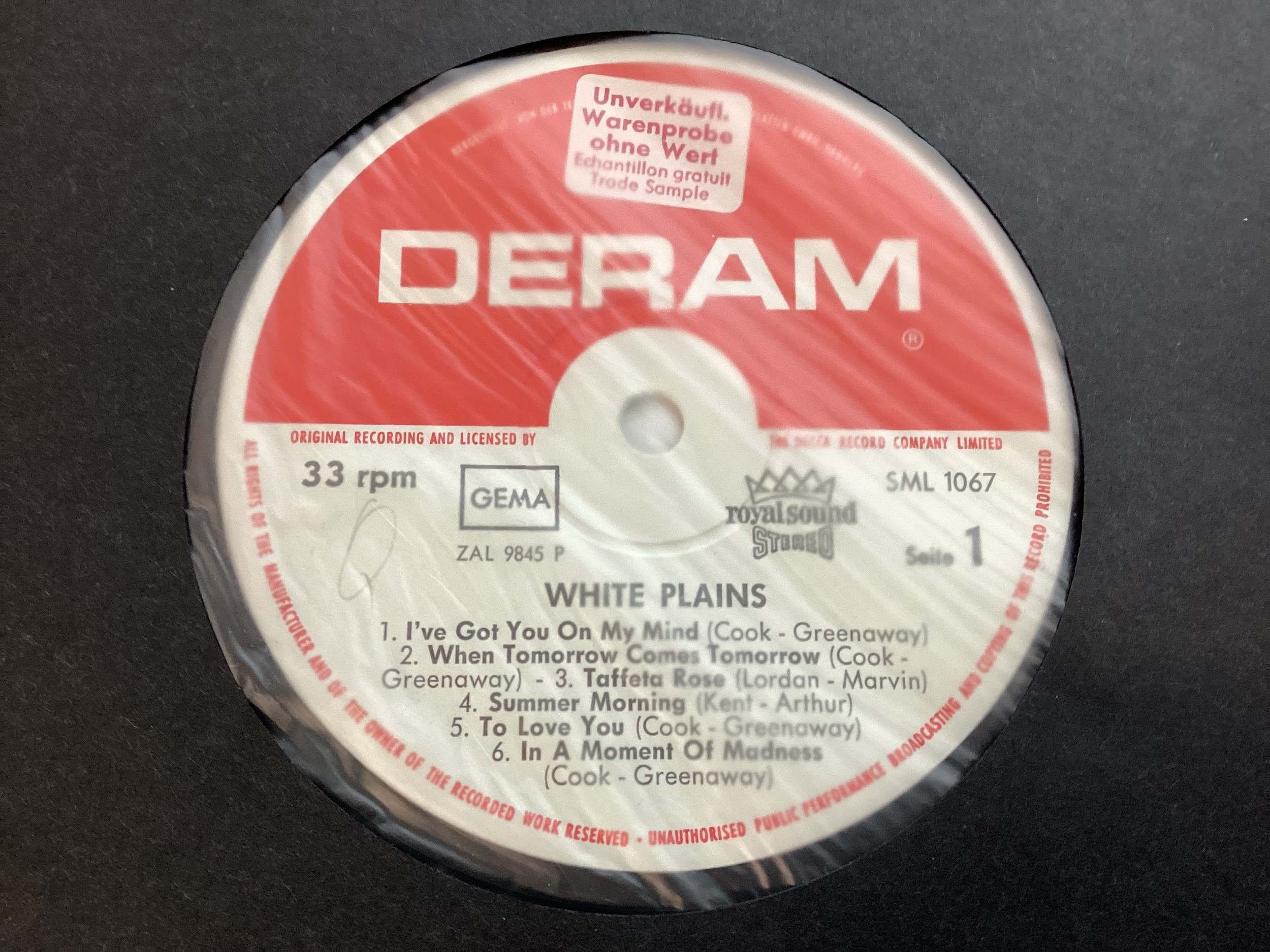 WHITE PLAINS SELF TITLED VINYL LP RECORD. This album is in Ex condition and on a German pressed - Bild 3 aus 4