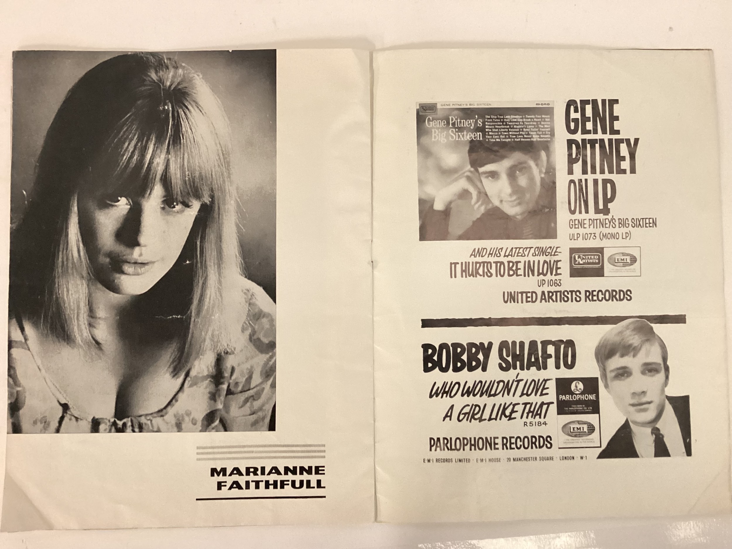 4 VINTAGE MUSIC CONCERT PROGRAMMES. To include The Dave Clark Five with stars also to include The - Image 3 of 10