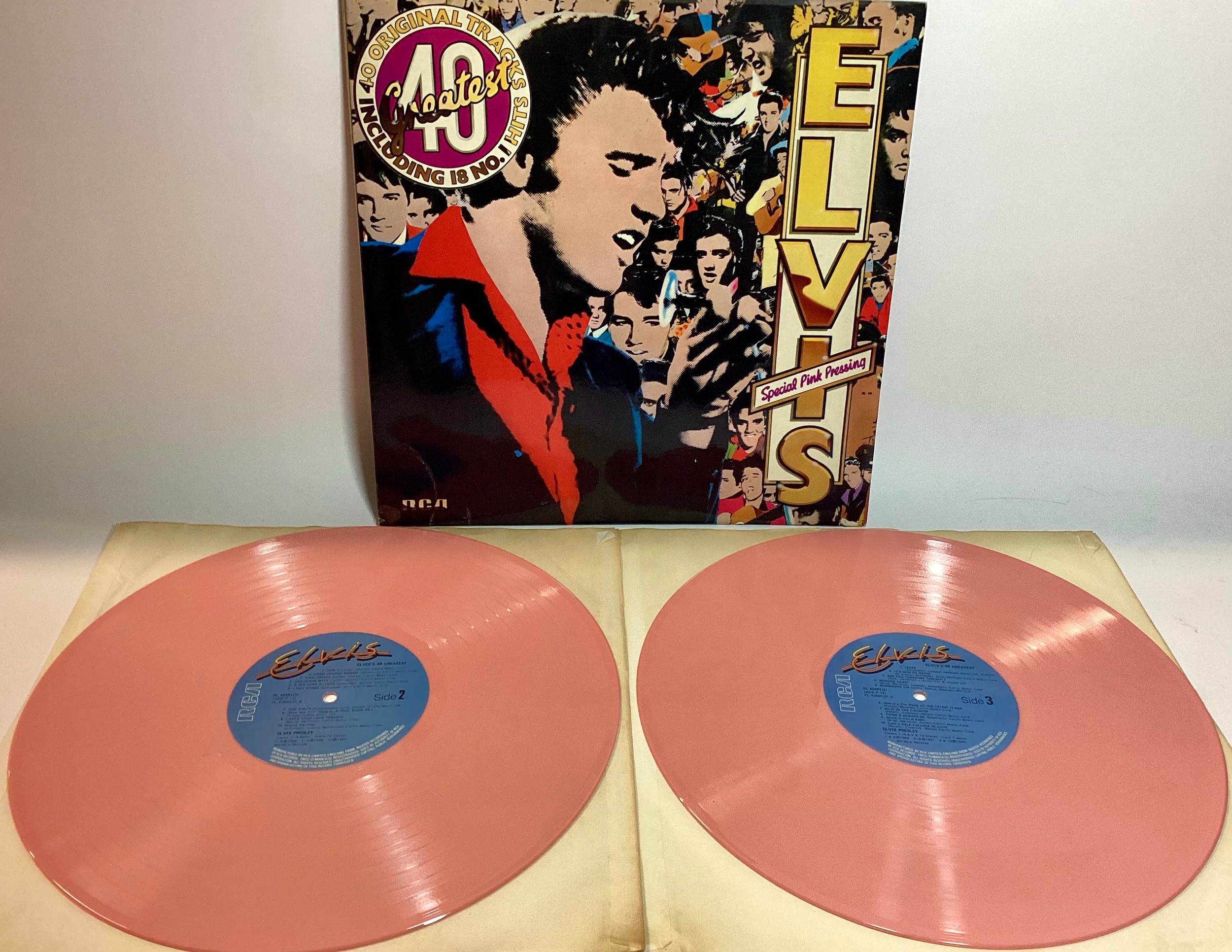 ELVIS PRESLEY DOUBLE ALBUM ‘’40 GREATEST’ ON PINK COLOURED VINYL. Presented in a gatefold sleeve