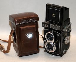 Vintage Yashica-Mat LM 120 film, medium format TLR Twin Lens Reflex camera c/w original case