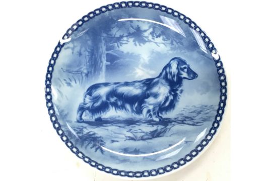 3 x Tove Svendsen blue and white porcelain Hundeplatte dog plates. 20cms across - Image 4 of 7