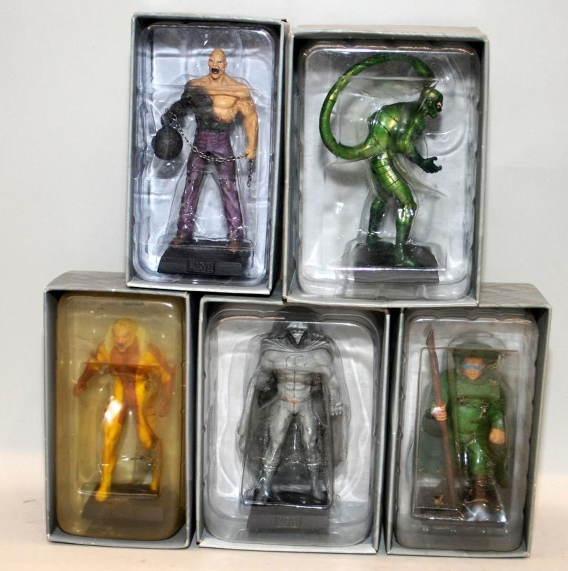 Eaglemoss The Classic Marvel Figurine Collection: A collection of magazines, each featuring a Marvel - Image 5 of 5