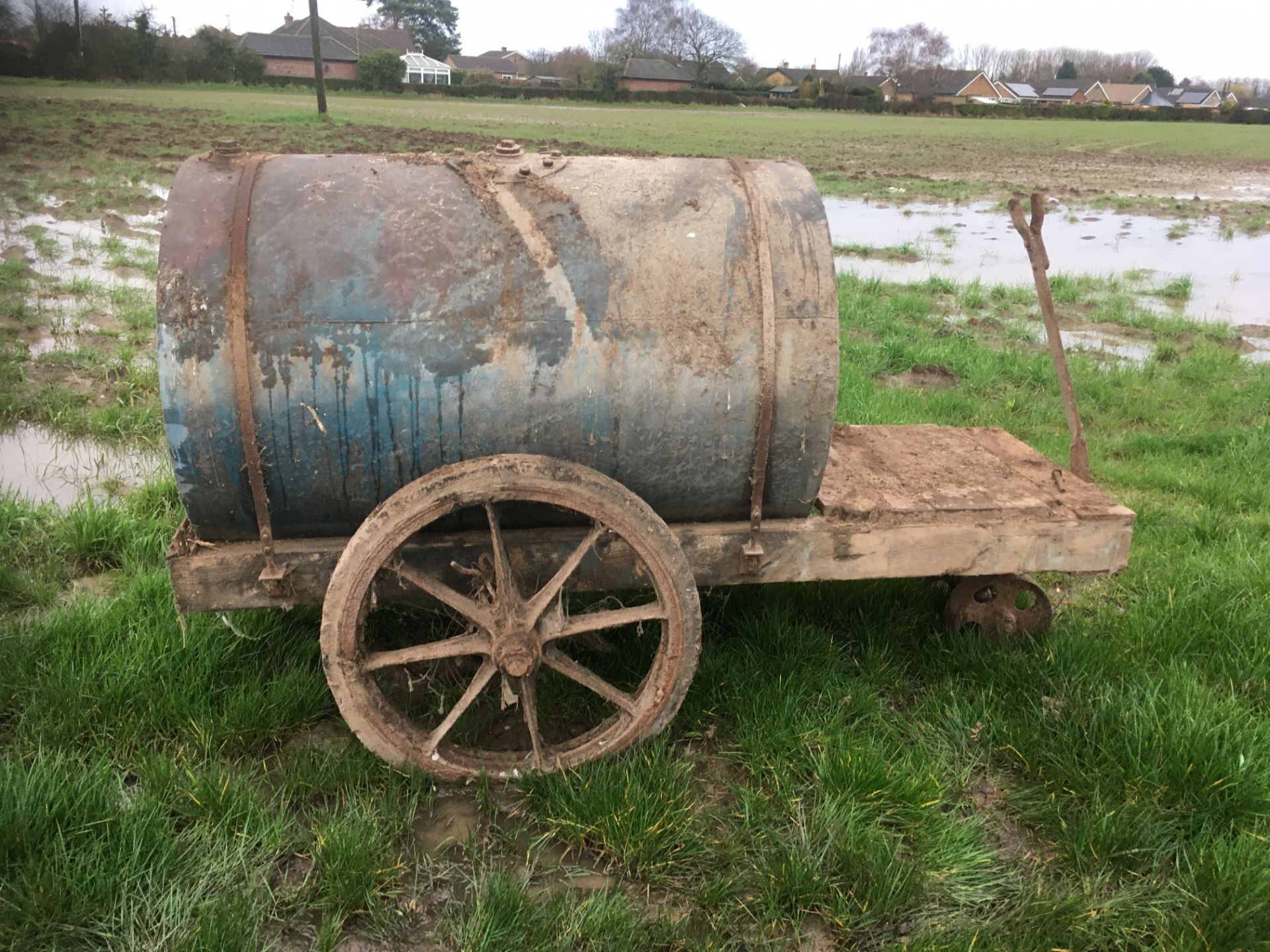 FUEL BOWSER ON SOLID RUBBER WHEELS