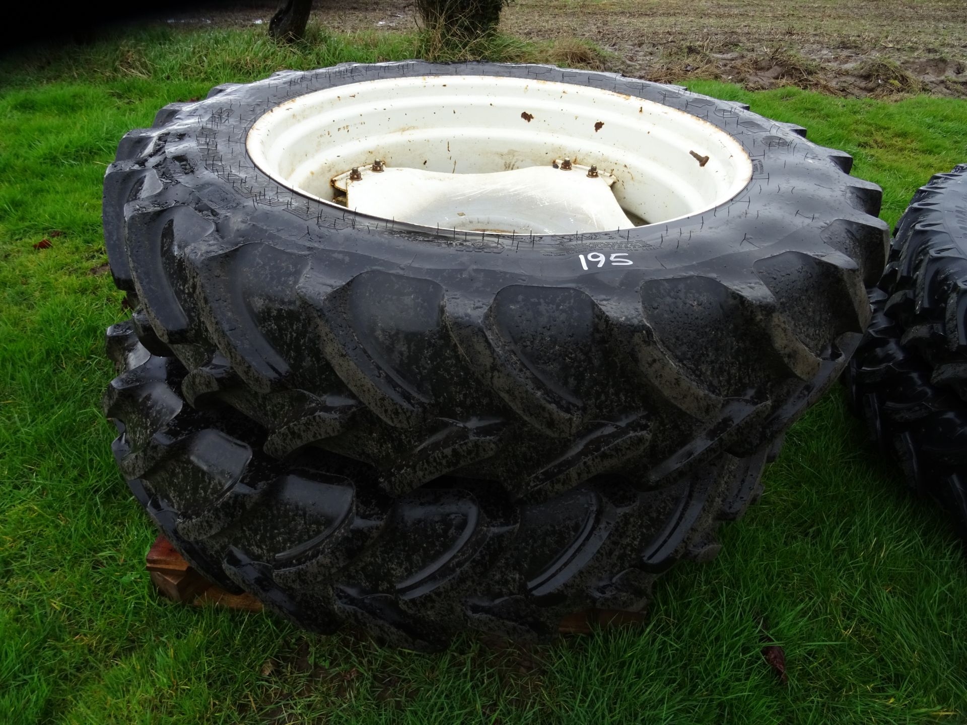 PAIR WHEELS AND TYRES 340/85 R38