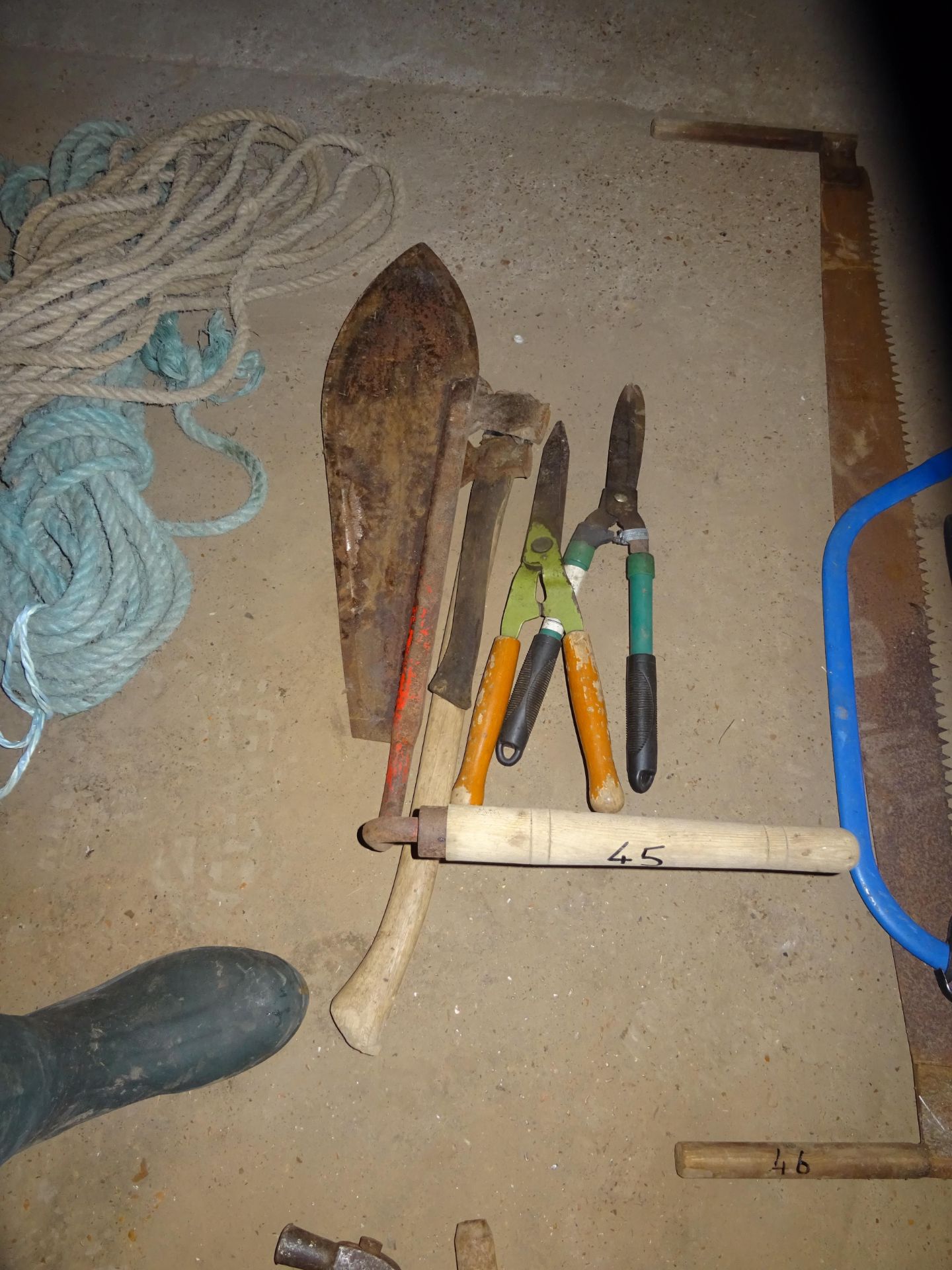 QTY HAND TOOLS AND STACK KNIFE