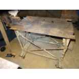 METAL WHEELED BENCH WITH VICE