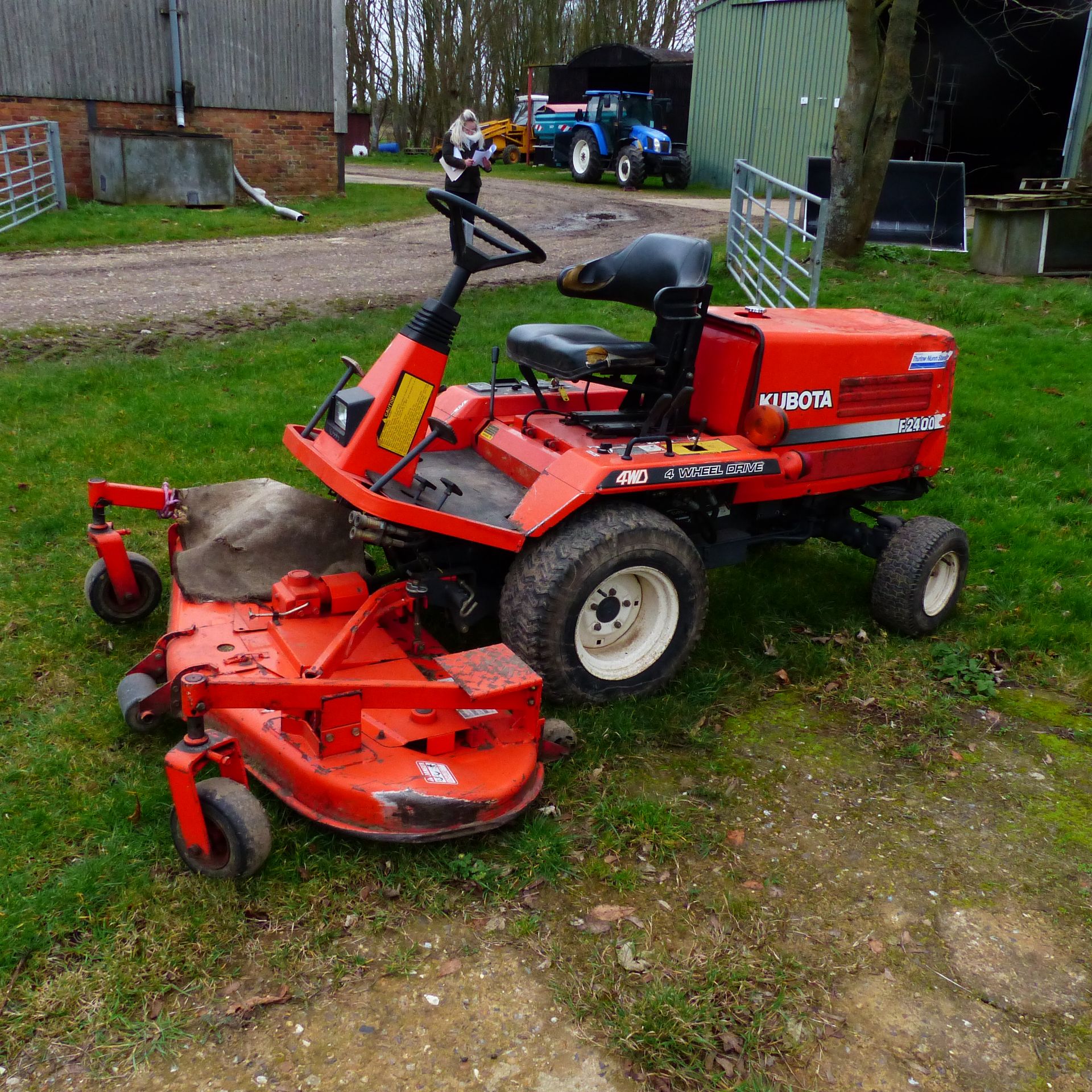 KUBOTA F2400 DIESEL 4WD GRASS MOWER - Image 3 of 3