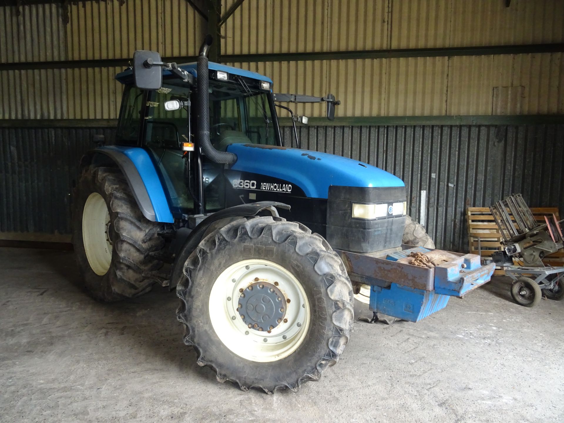 1999 NEW HOLLAND 8360 4WD TRACTOR COMPLETE WITH FRONT WEIGHTS 7130 RECORDED HOURS.