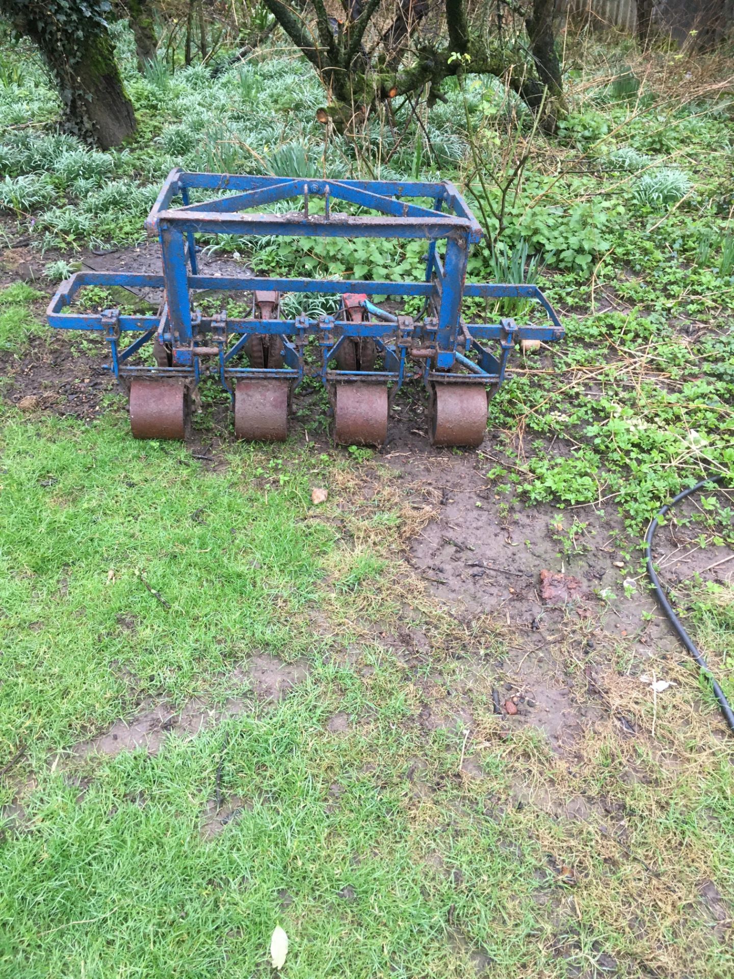 4 ROW SMALL SEED DRILL