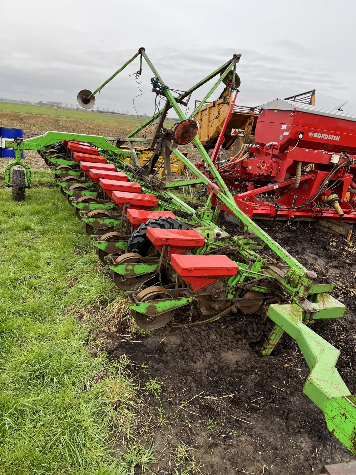 12 ROW SUGAR BEET DRILL - Image 2 of 2