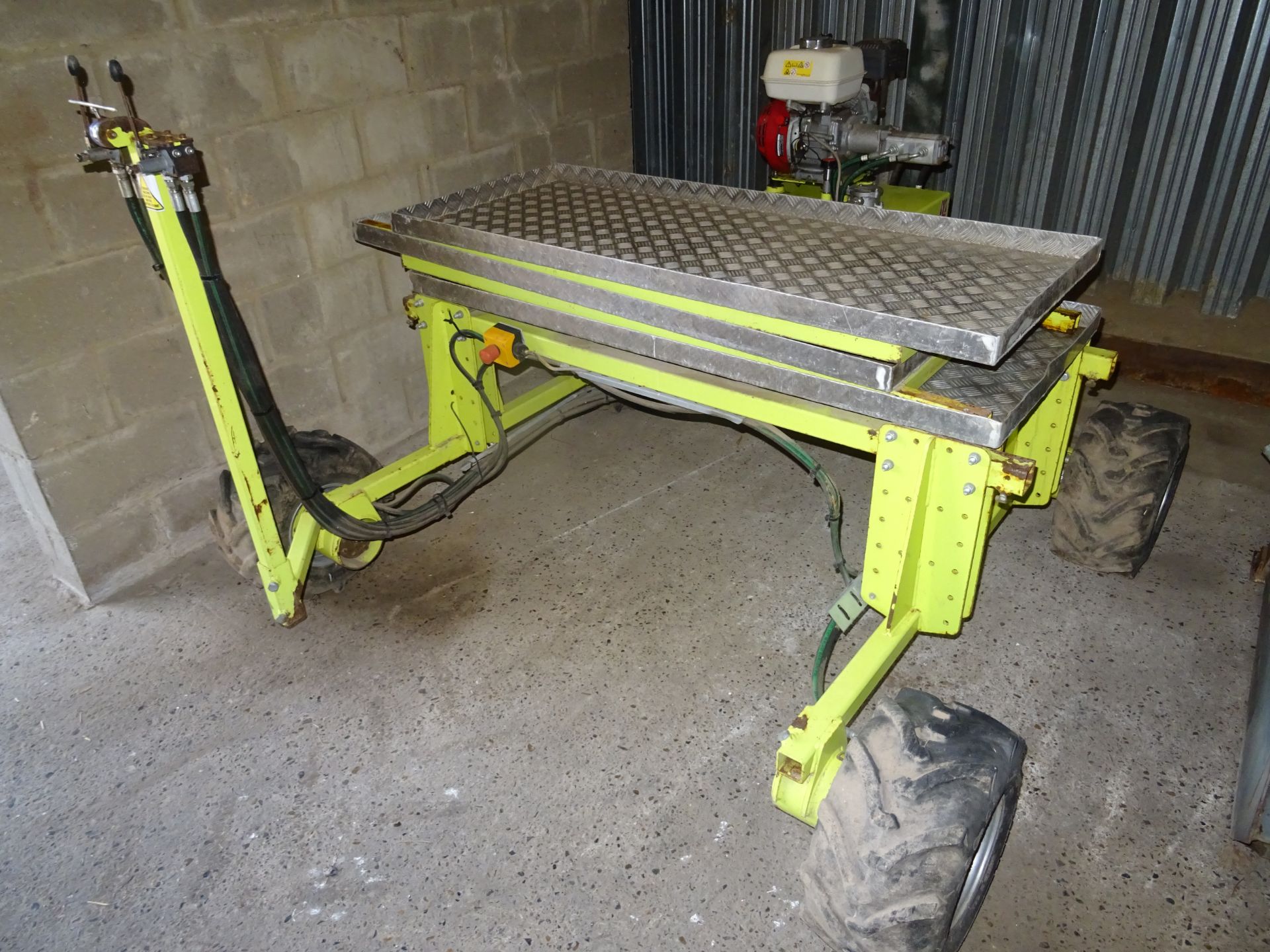 MULTI MOKE SELF PROPELLED VEGETABLE PICKER