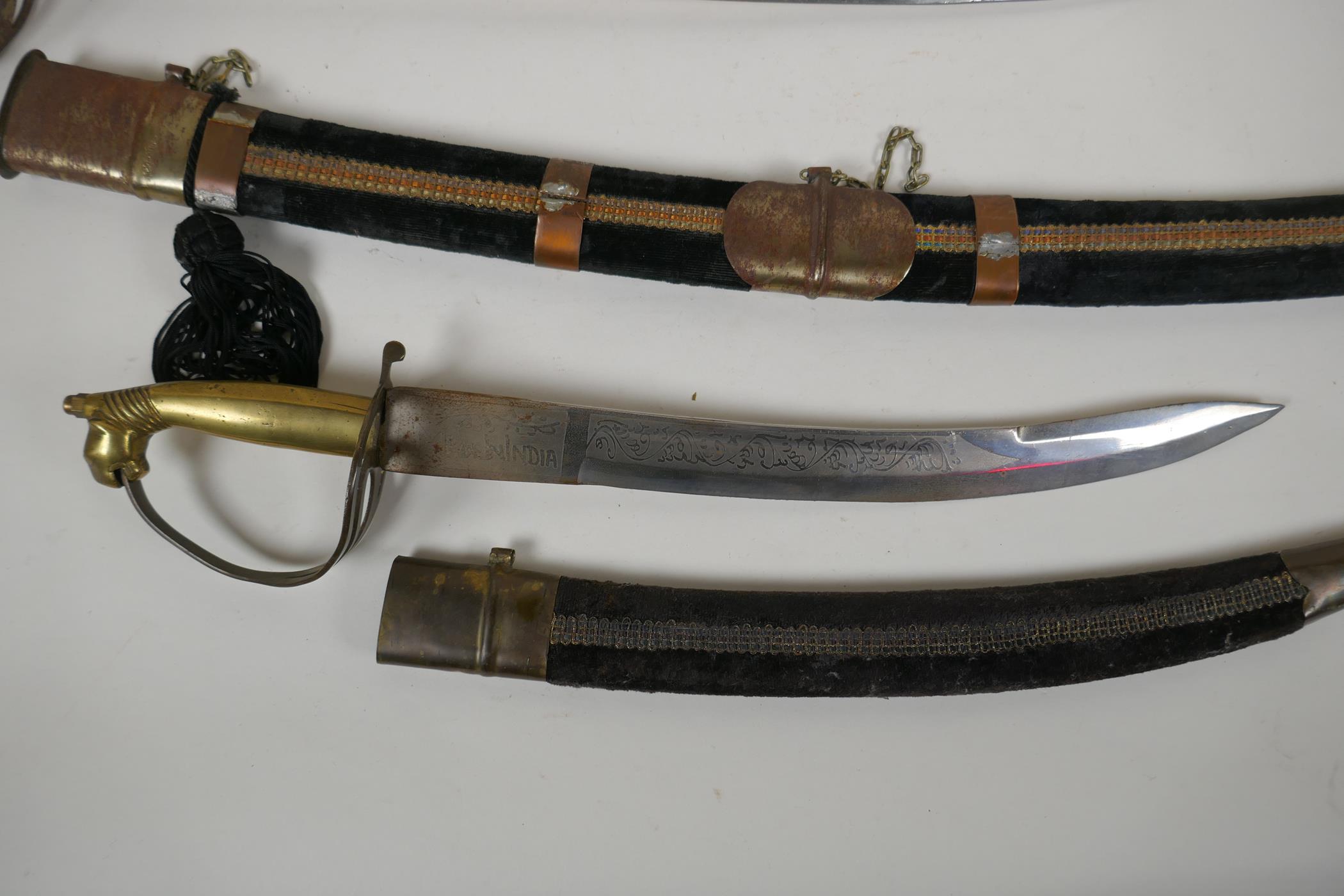 An Indian sabre with brass hilt and copper mounts, together with another smaller, longest blade 75cm - Image 5 of 7