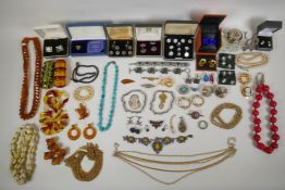 A collection of good quality vintage costume jewellery including brooches, necklaces, earrings,