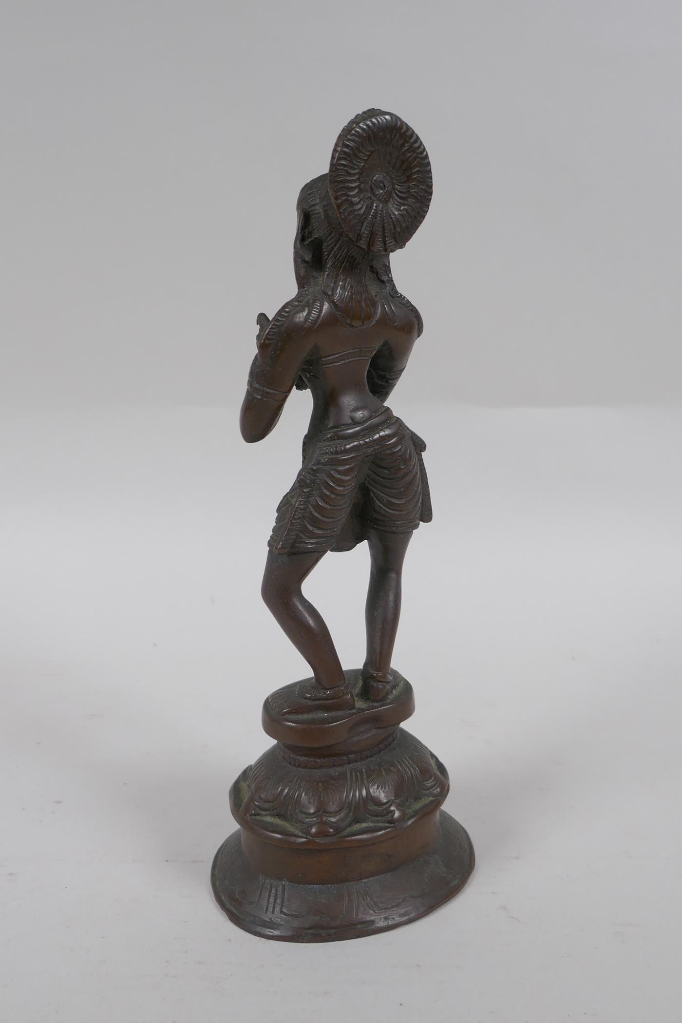 An Indian bronze figure of a woman dancing, 22cm high - Image 3 of 3