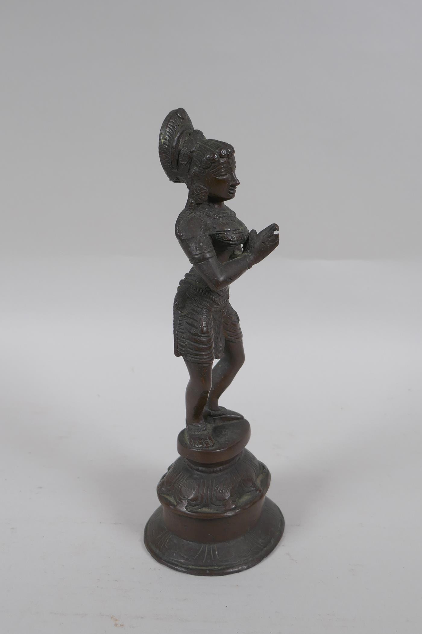 An Indian bronze figure of a woman dancing, 22cm high - Image 2 of 3