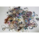 A quantity of costume jewellery